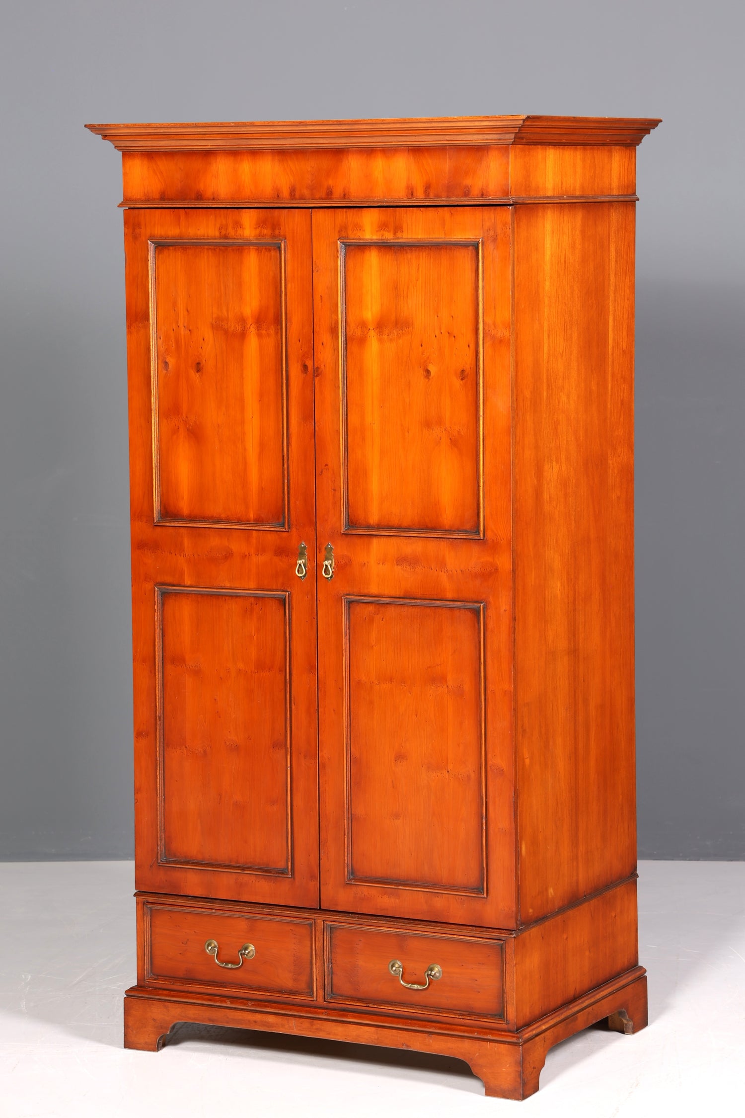 Wunderschöner Englischer Schrank Rosjohn Reproductions Kleiderschrank Englisch Antik Wäscheschrank 60s Dielenschrank