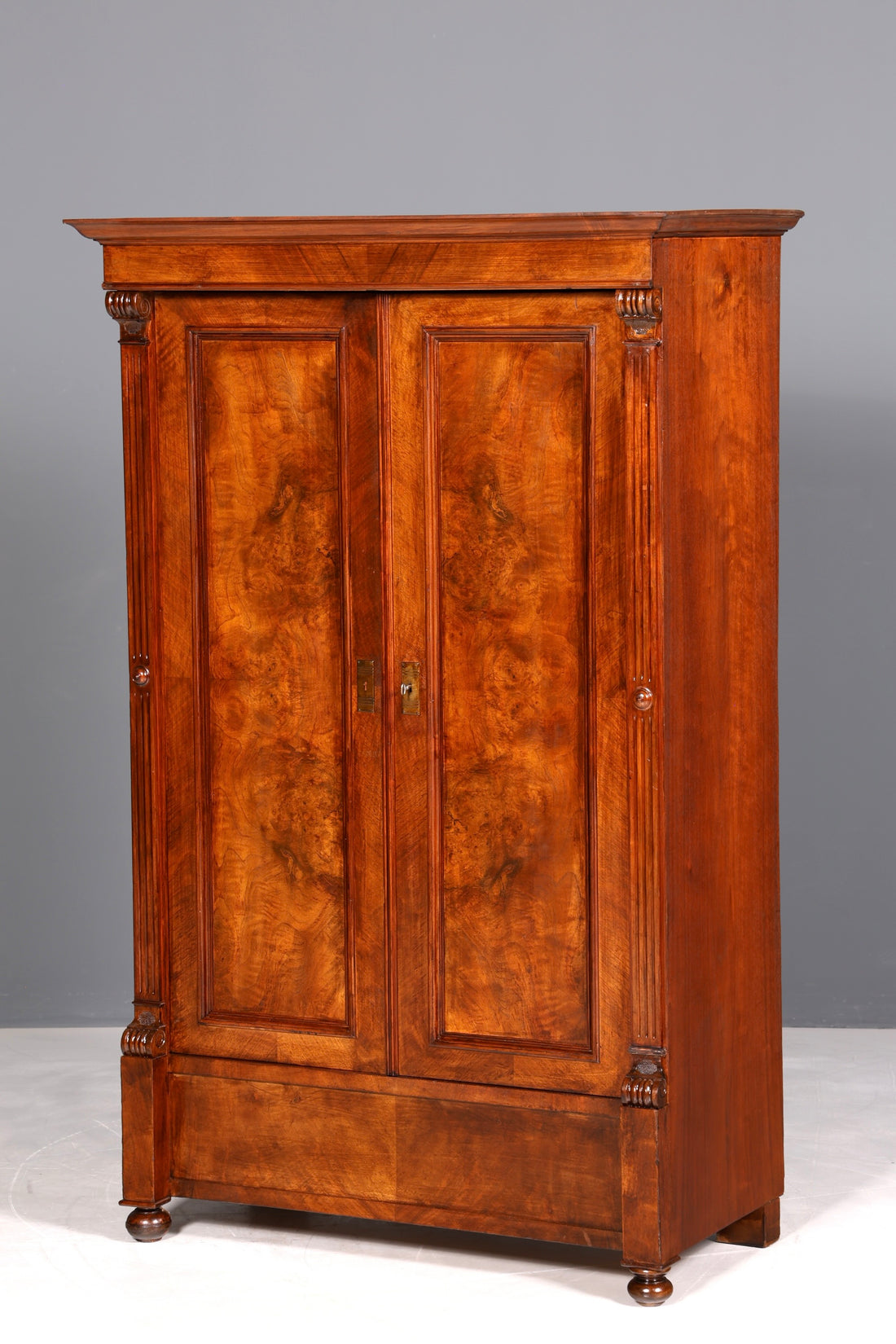 Edler Gründerzeit Schrank um 1880 Kleiderschrank Antik Jugendstil Wäscheschrank Dielenschrank