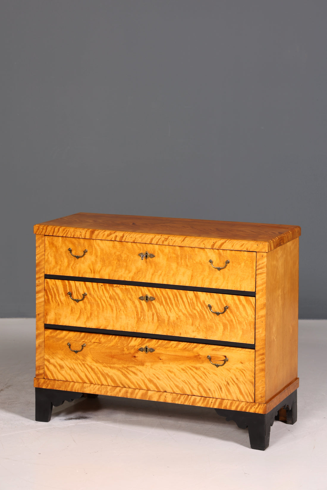 Stilvolle Biedermeier Kommode Antik Schrank Schubladenkommode Wäschekommode