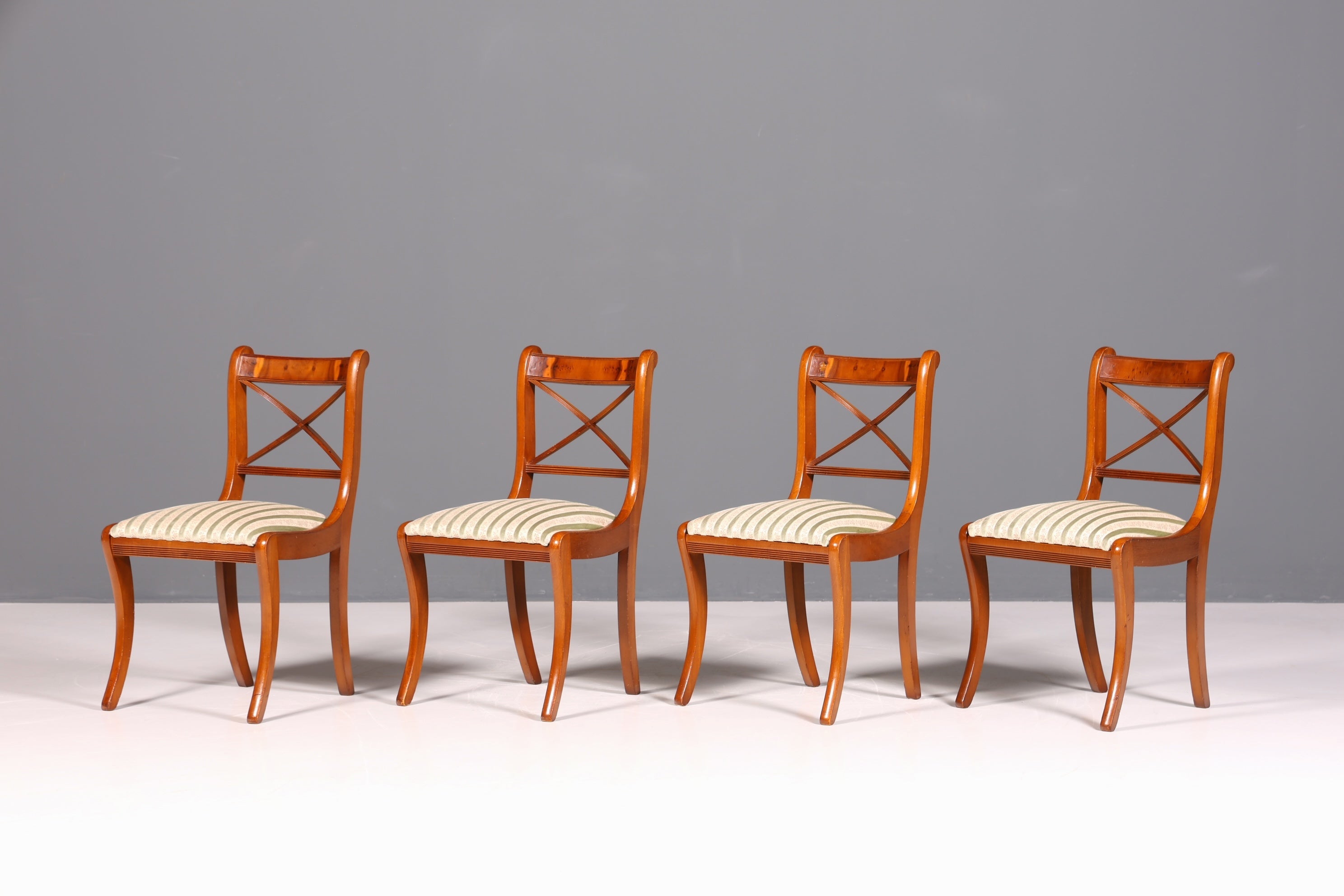 4x Edle Englische Stühle Englisch Dining Chairs Antik 60er Jahre Regency Küchenstühle Stuhlset