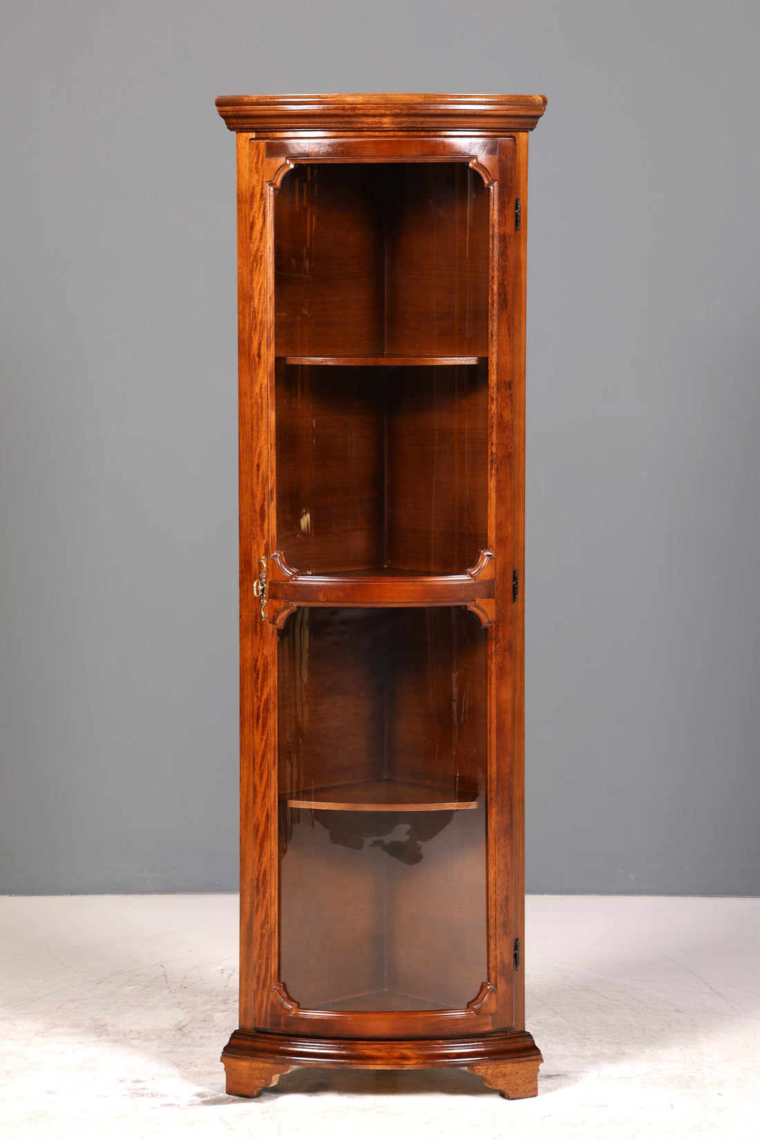 F130 Finish Wunderschöne Englische Eckvitrine Mahagoni Antik 60s echt Holz Schrank Eckschrank Glasvitrine