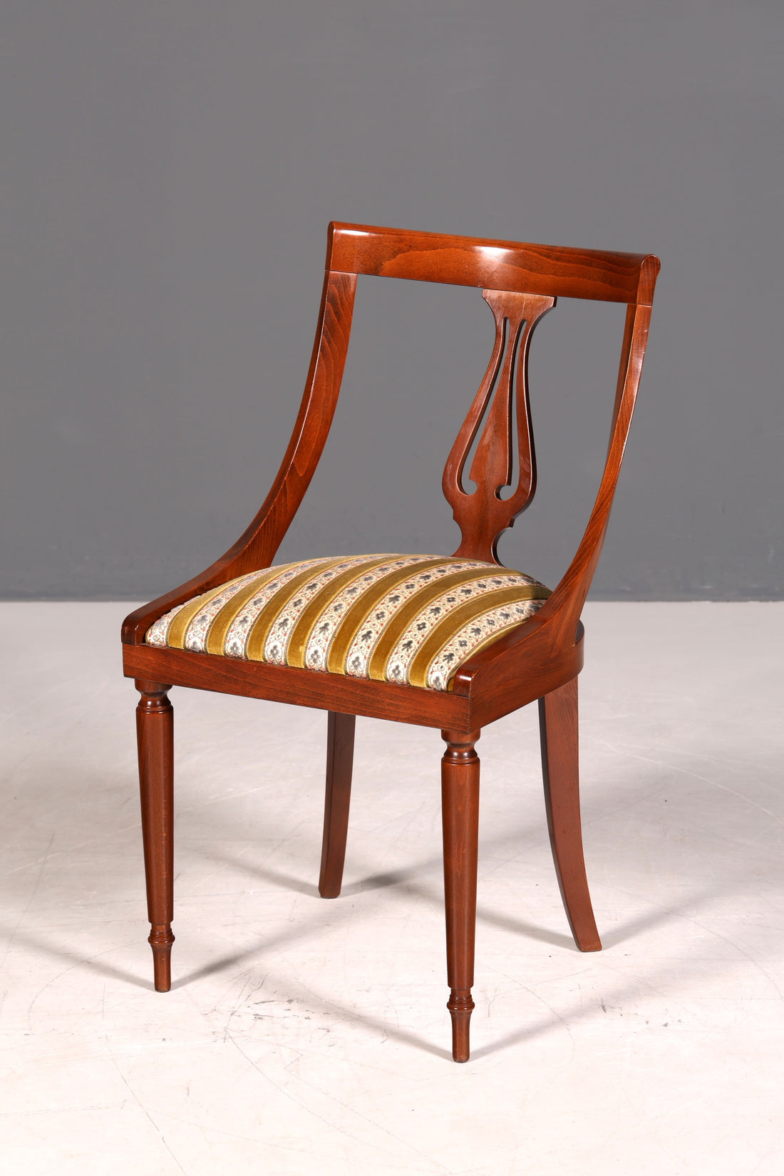 Wunderschöner Englischer Stuhl UK Küchenstuhl Antik Stil Sekretär Stuhl Polsterstuhl