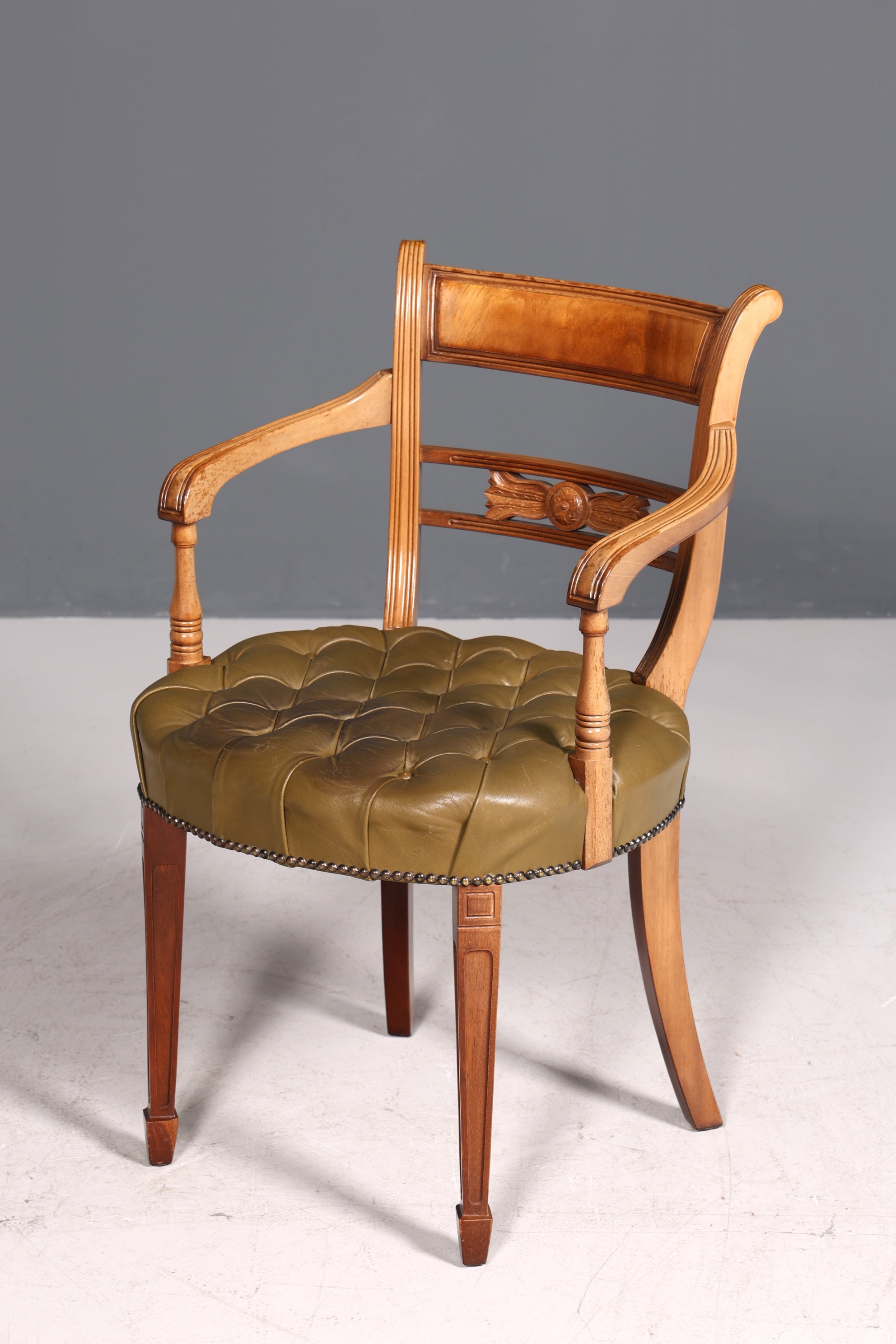 Wunderschöner Chesterfield Armlehnstuhl Anno Dom Sekretär Stuhl Englisch echt Leder Küchenstuhl 2 von 2