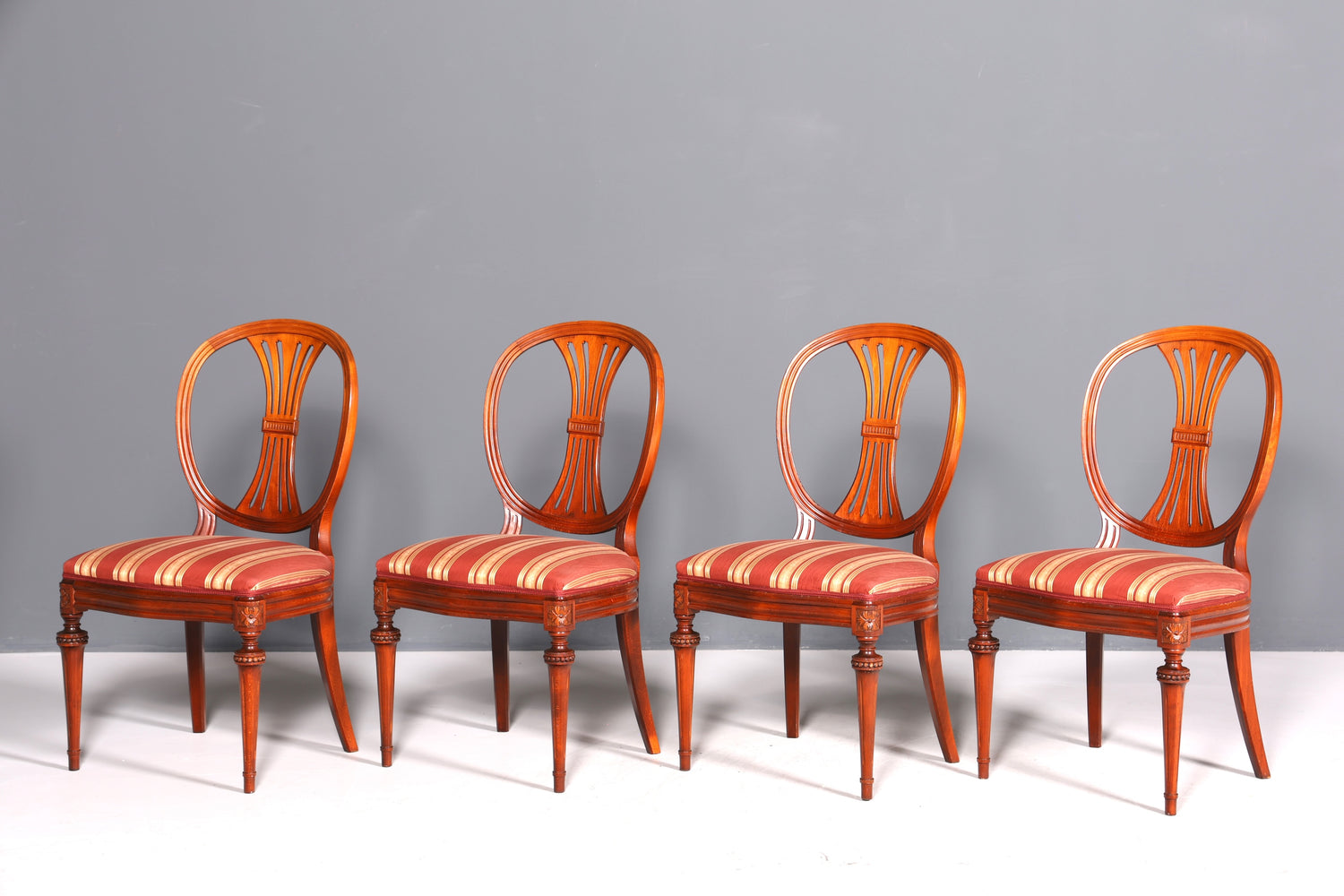 4x Edle Englische Stühle Englisch Dining Chairs Antik 60er Jahre Küchenstühle Stuhlset