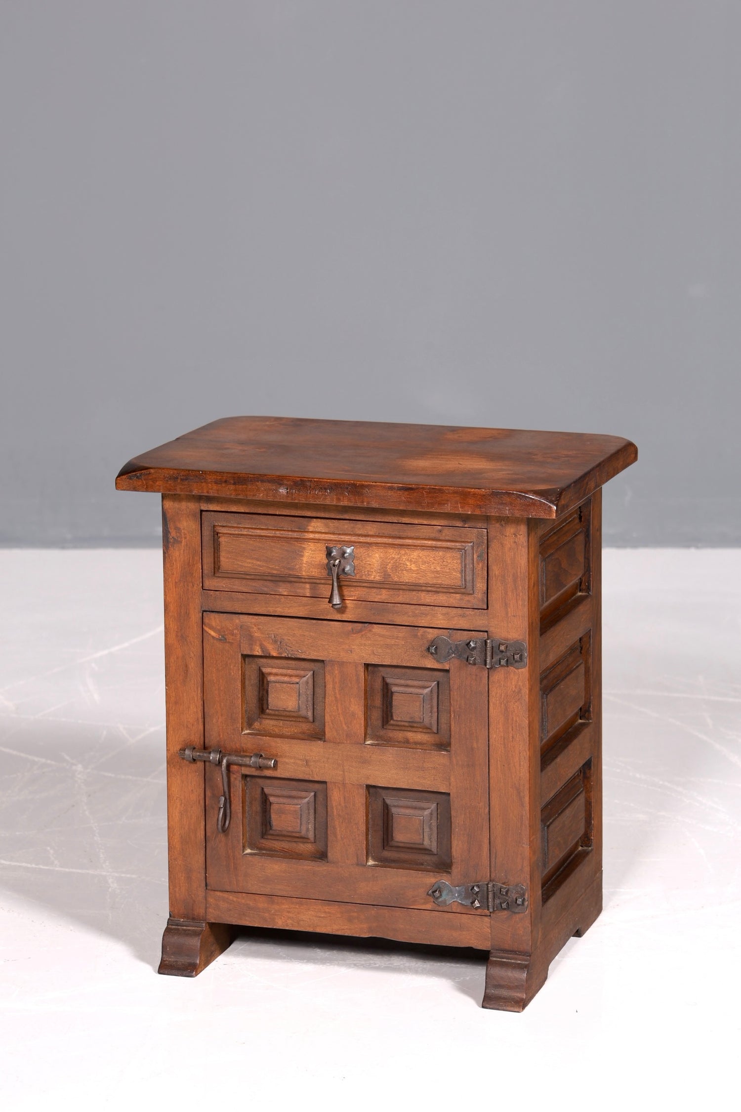 Wunderschöne Spanische Kommode echt Holz Nachttisch Kommode rustikaler Nightstand