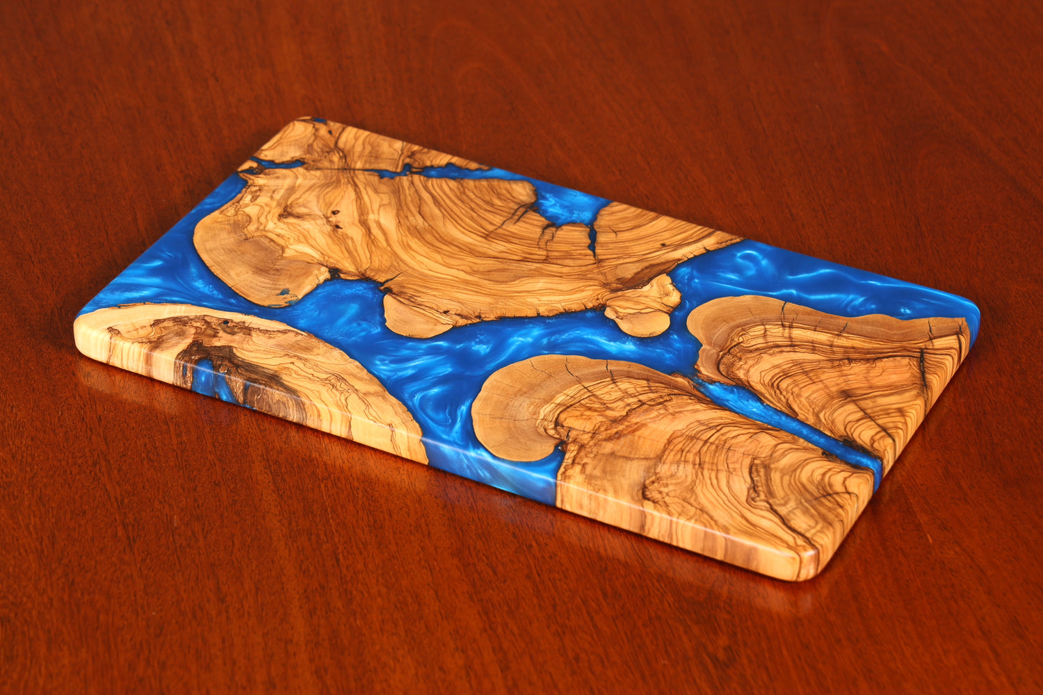 Wunderschönes Handgefertigtes Epoxidharz Schneidebrett Olivenbaum Servierbrett Epoxy Holzbrett