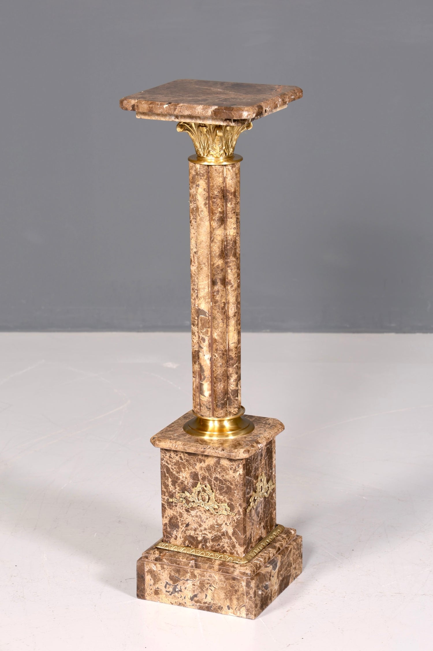 Traumhafte Barock Stil Säule Marmor Louis XV Blumensäule Naturstein Sockel Ablage