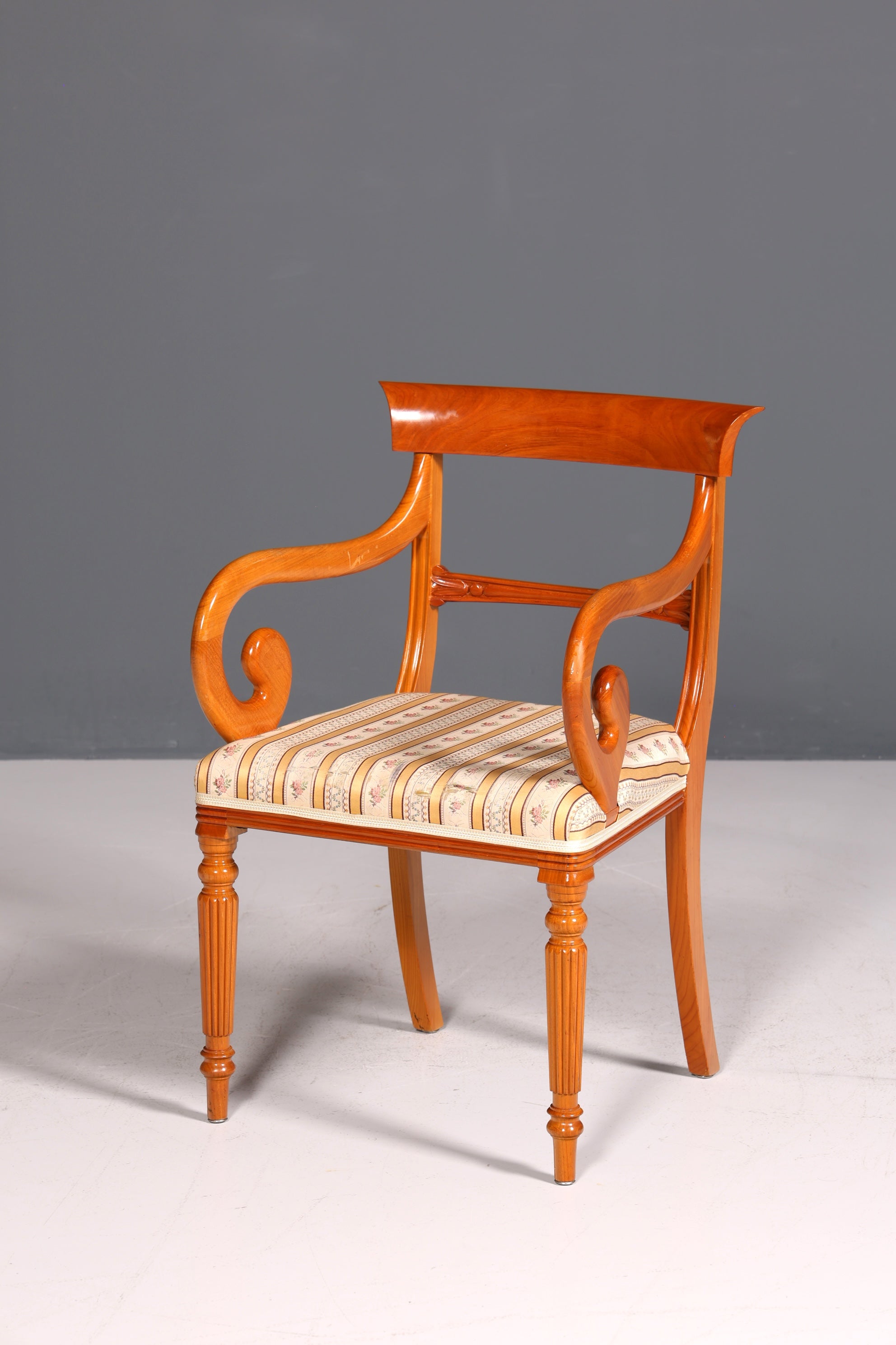 Wunderschöner Englischer Stuhl UK Küchenstuhl Antik Biedermeier Stil Eibe Sekretär Stuhl Polsterstuhl