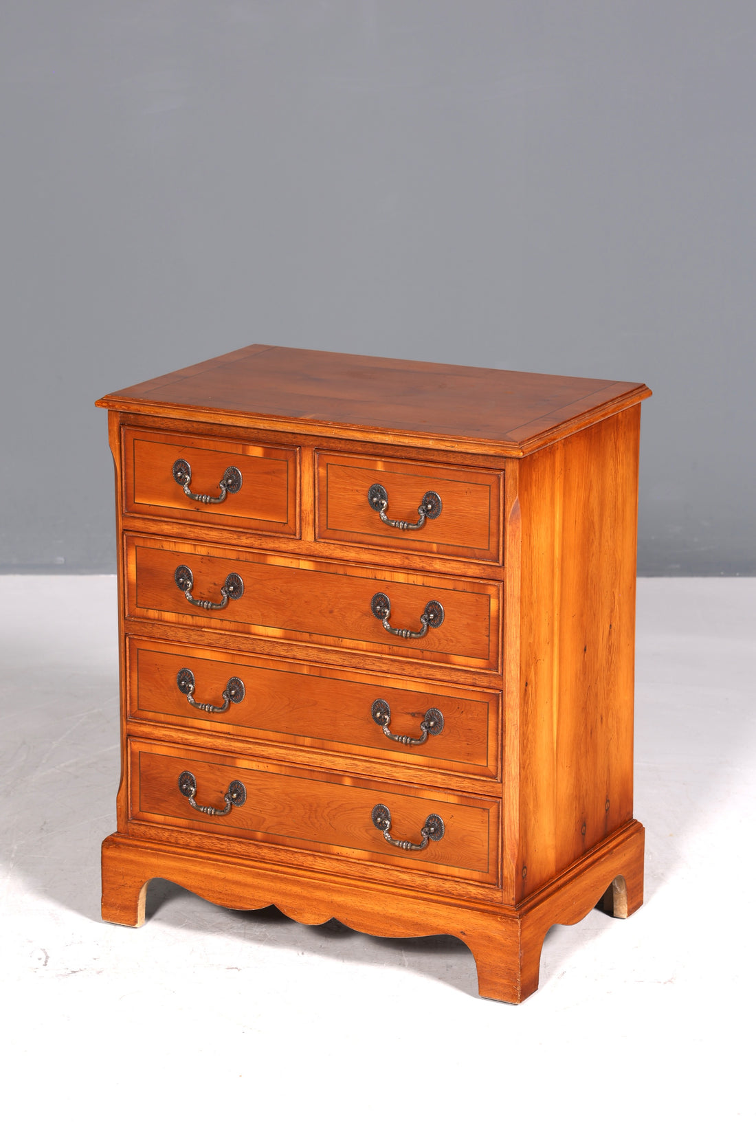 Traumhafte Englische Eibe Kommode echt Holz Schubladenkommode Antik 60er Jahre