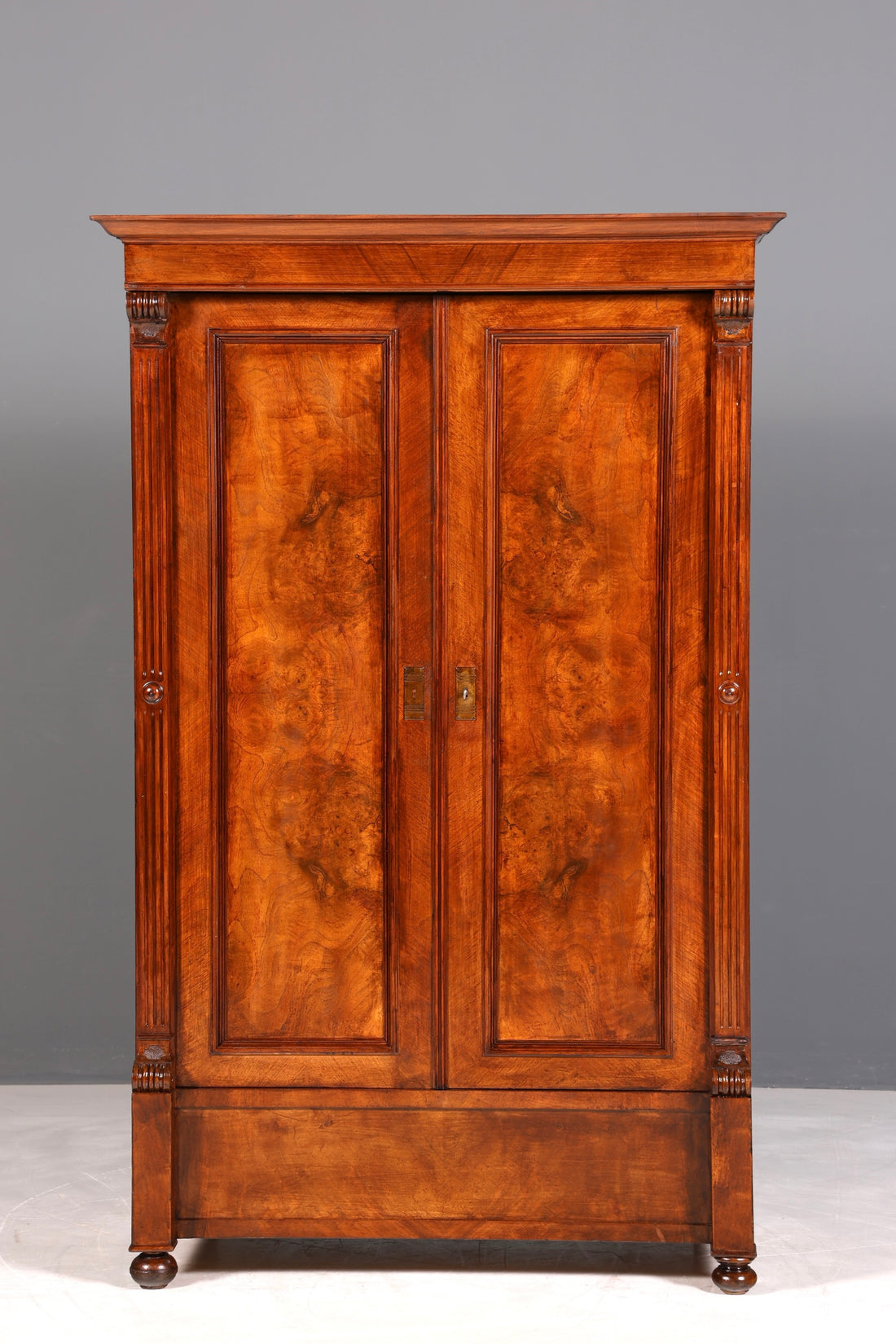 Edler Gründerzeit Schrank um 1880 Kleiderschrank Antik Jugendstil Wäscheschrank Dielenschrank