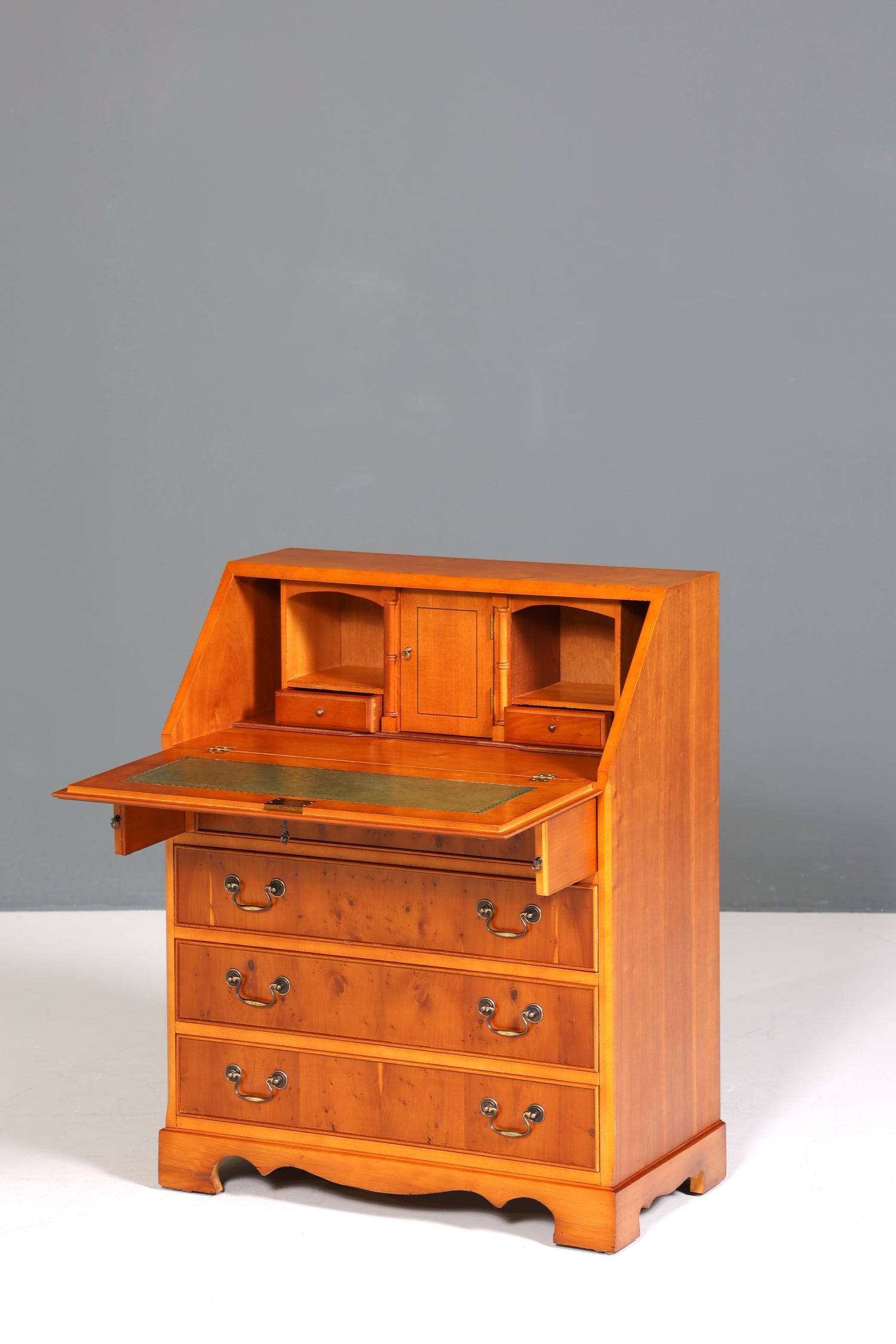 F221 Finish cm Wunderschöner Englischer Sekretär Eibe Schreibkommode Antik Stil Kommode UK Schreibtisch