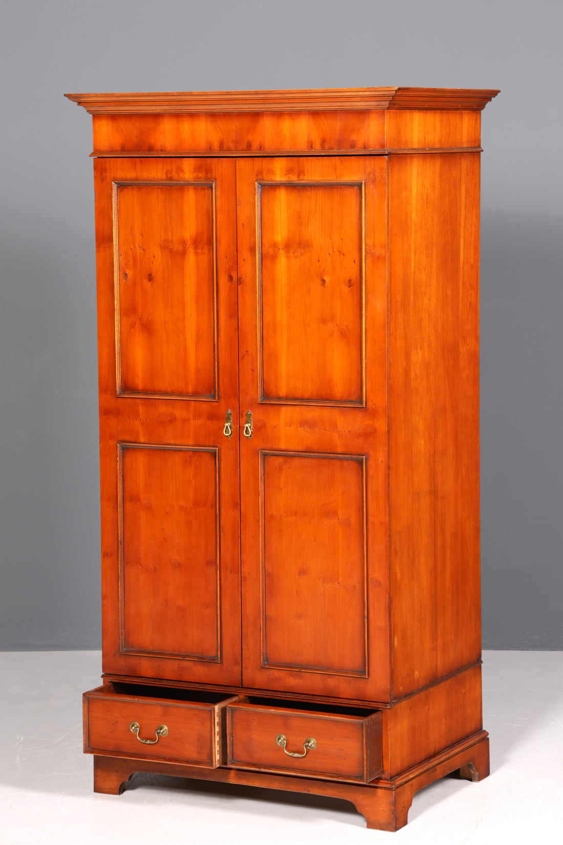 Wunderschöner Englischer Schrank Rosjohn Reproductions Kleiderschrank Englisch Antik Wäscheschrank 60s Dielenschrank