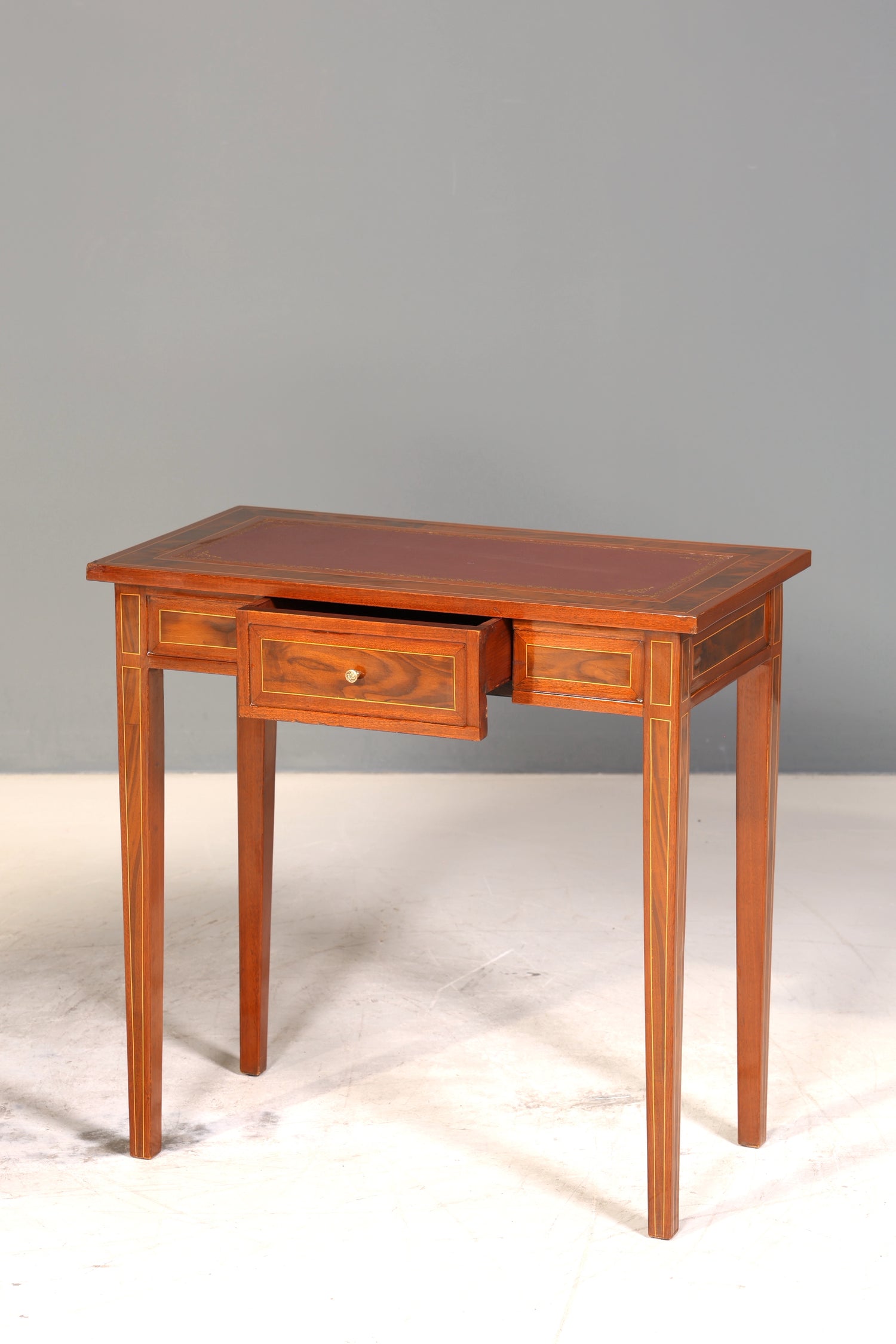Beautiful delicate desk French desk antique style office table