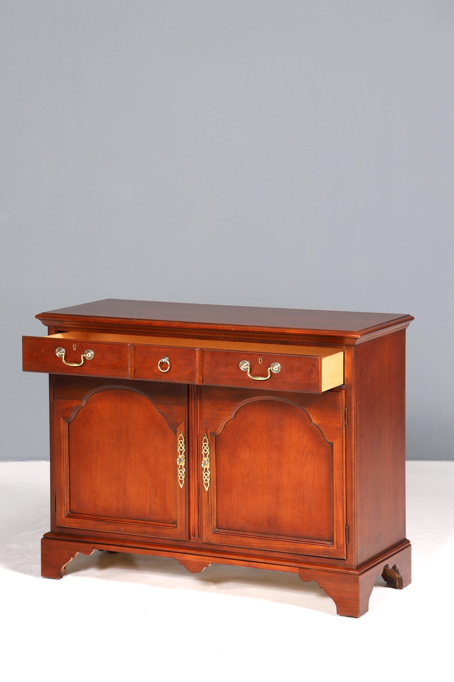 Wunderschönes Sideboard der Marke Drexel Heritage Antik Stil Schrank Kommode USA Anrichte