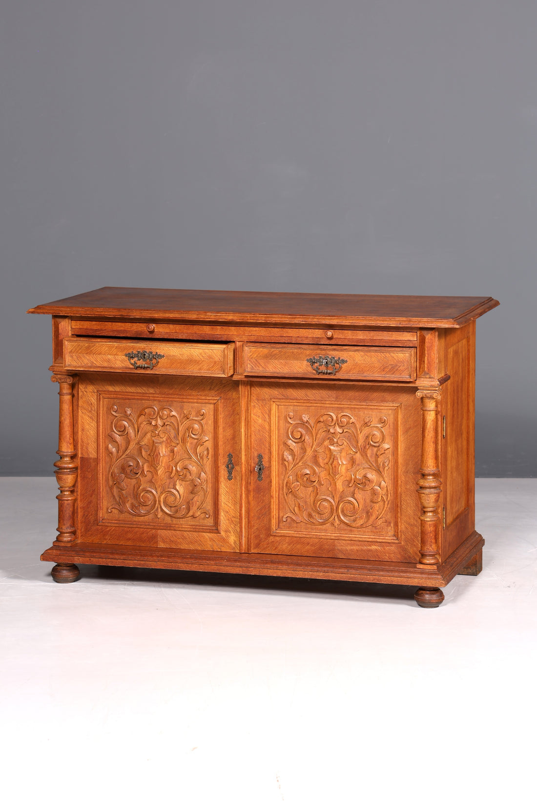 Stilvolles Gründerzeit Sideboard Louis Philippe Eiche Schrank Kommode um 1880