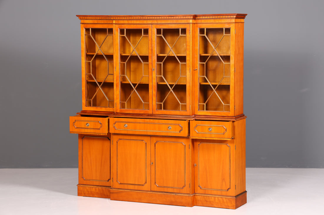 Traumhafte Englische Vitrine Bücherschrank Buffet Antik Stil Englisch Eibe Glasvitrine Bibliothek