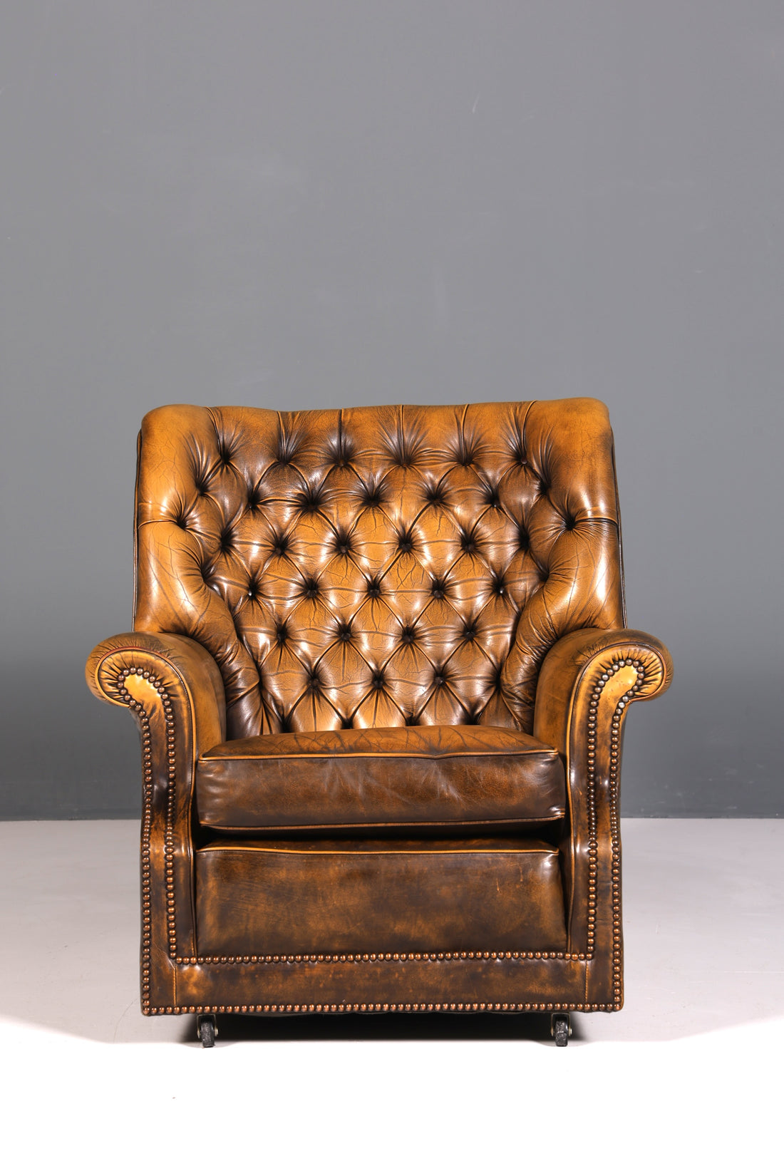 Stilvoller Original Chesterfield Sessel Englischer Armlehnsessel Englisch Herrensessel 1 von 2