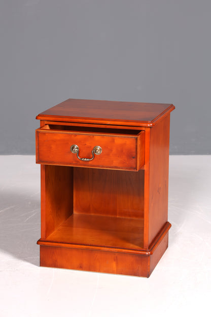 Wunderschöne Englische Kommode Eibe echt Holz Nachttisch Telefontisch Beistelltisch Ablagetisch