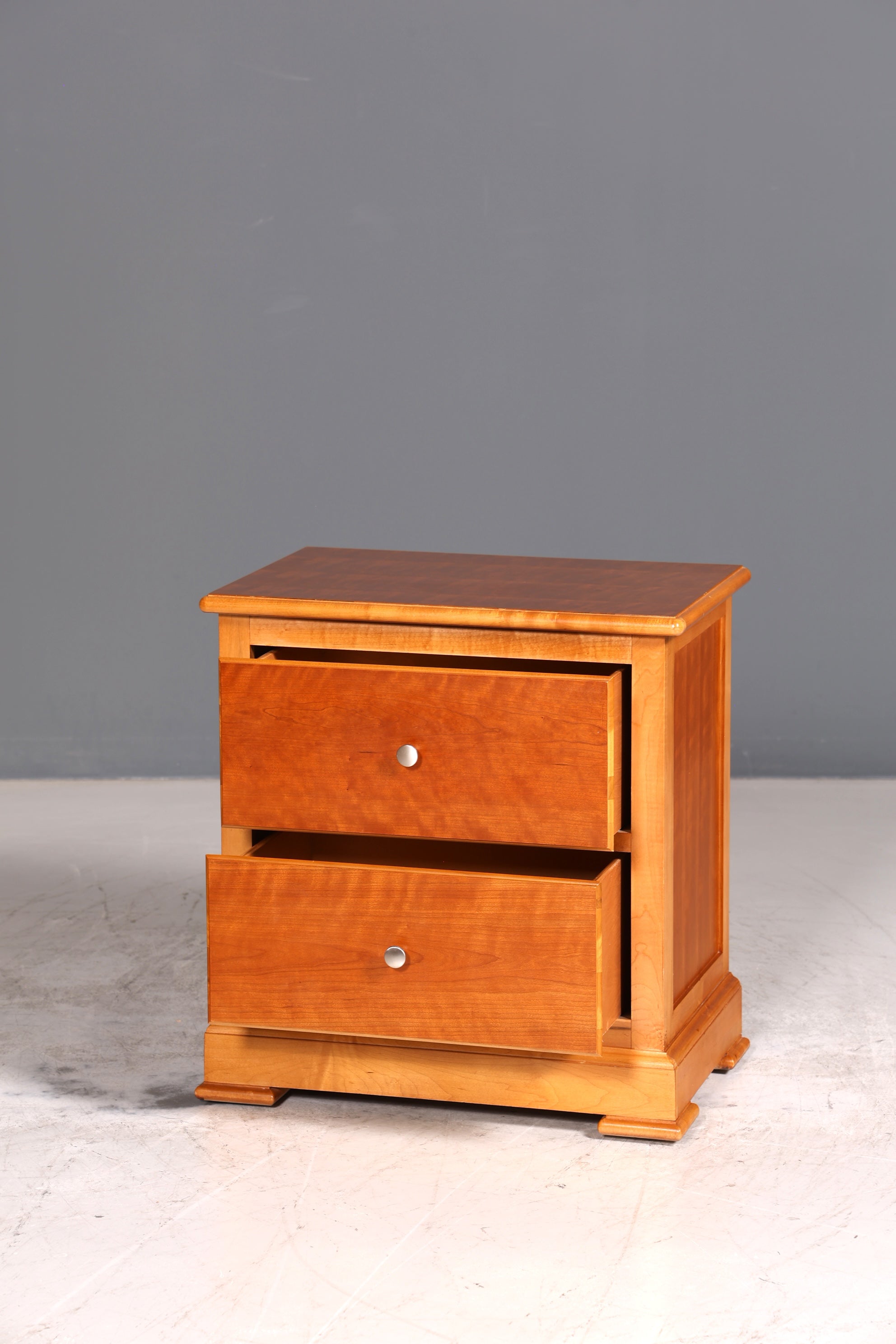 Wunderschöne Kommode der Marke Drexel Heritage Antik Stil Nachttisch USA Schlafzimmer Kommode 3 von 3