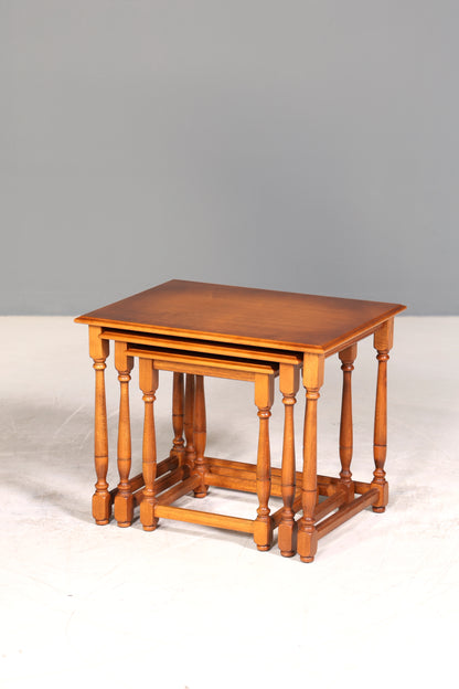Filigranes Englisches Tisch Set Couchtisch Englisch Antik Stil 3er Satz Ablagetisch Holz Beistelltisch