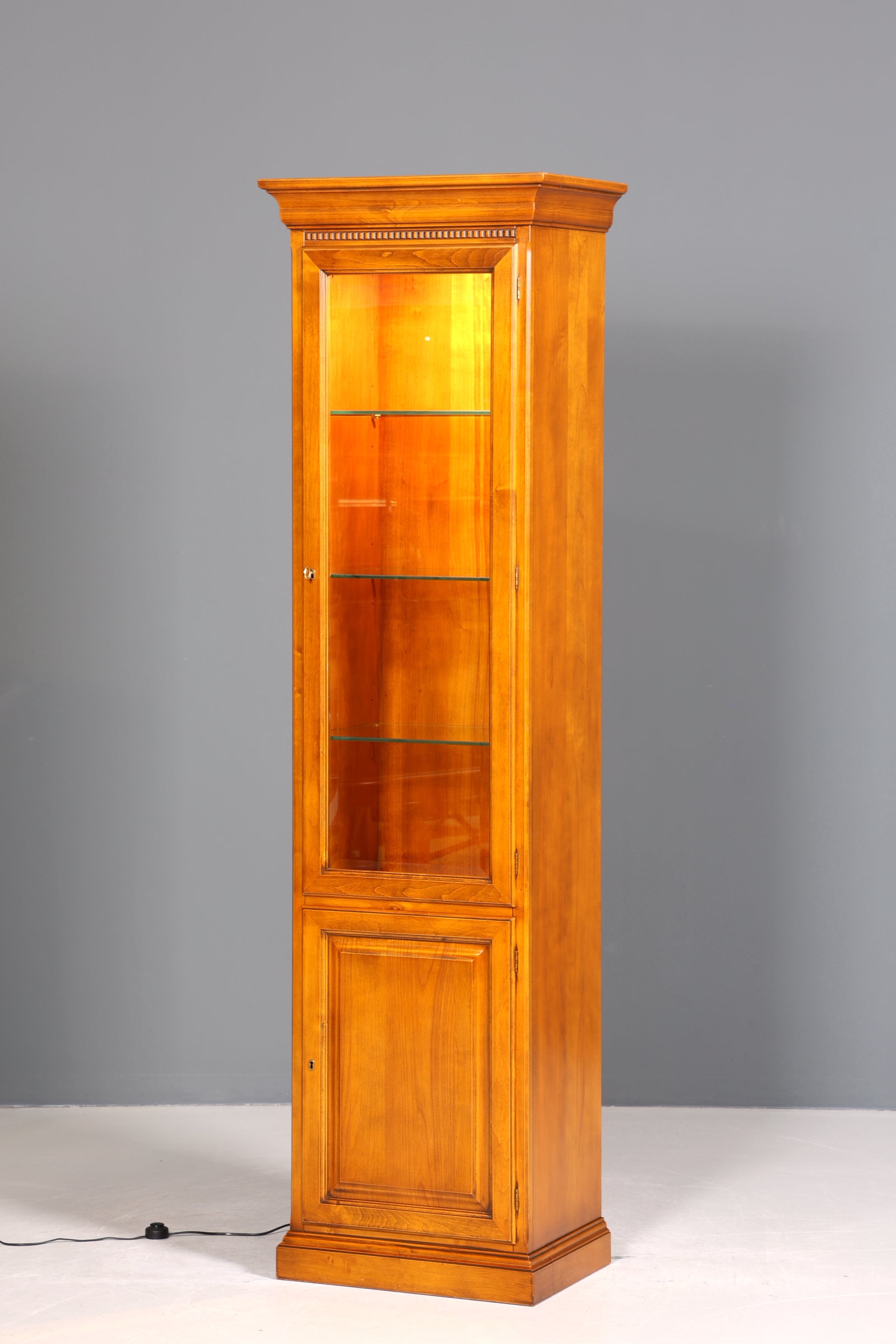 Traumhafte Original Selva Vitrine Antik Stil massiv Holz Geschirrschrank Villa Borghese Schrank 1 von 2