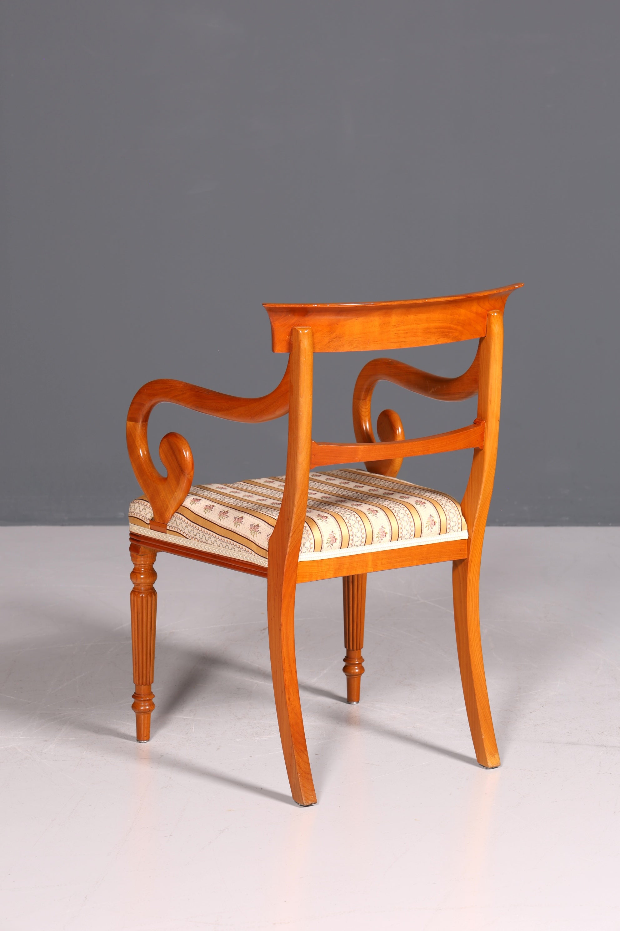 Wunderschöner Englischer Stuhl UK Küchenstuhl Antik Biedermeier Stil Eibe Sekretär Stuhl Polsterstuhl