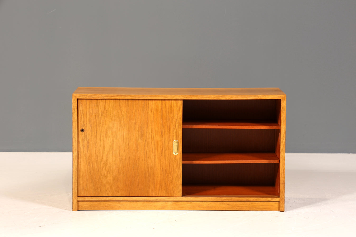 Wunderschöne Mid Century Kommode Vintage Schiebetür WB Schrank 60er Jahre 1 von 4