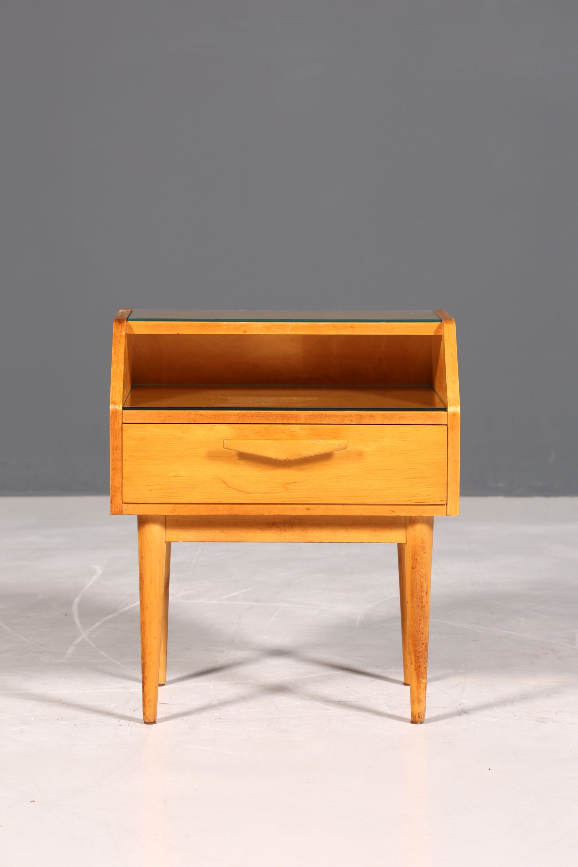 Schlichte Hellerau Kommode Mid Century Nachttisch echt Holz Beistelltisch VEB Möbel 2 von 2