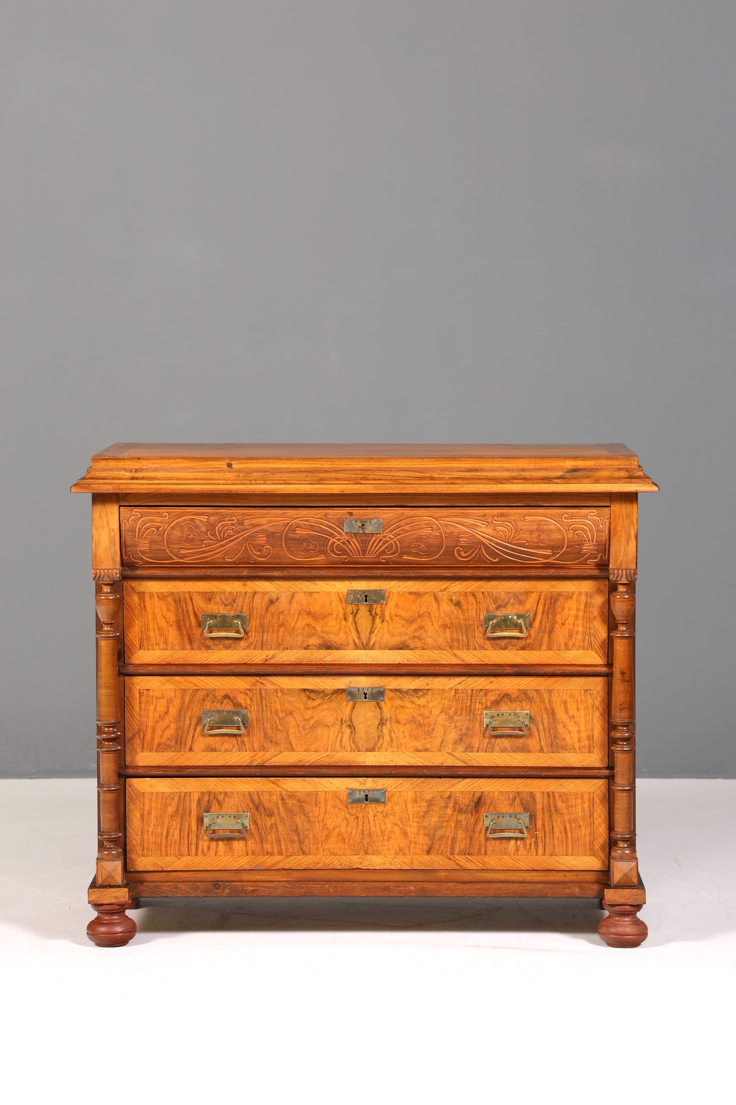 Traumhafte Gründerzeit Kommode Louis Philippe Nussbaum Schubladen Kommode Sideboard um 1880