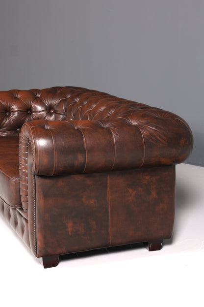 Wunderschönes Original Chesterfield Sofa Englisch echt Leder 2- Sitzer Couch