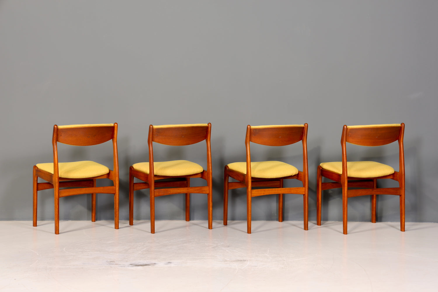 4x Mid Century Teak Holz Stühle Made in Denmark Retro Stuhlset Danish Design Küchenstühle