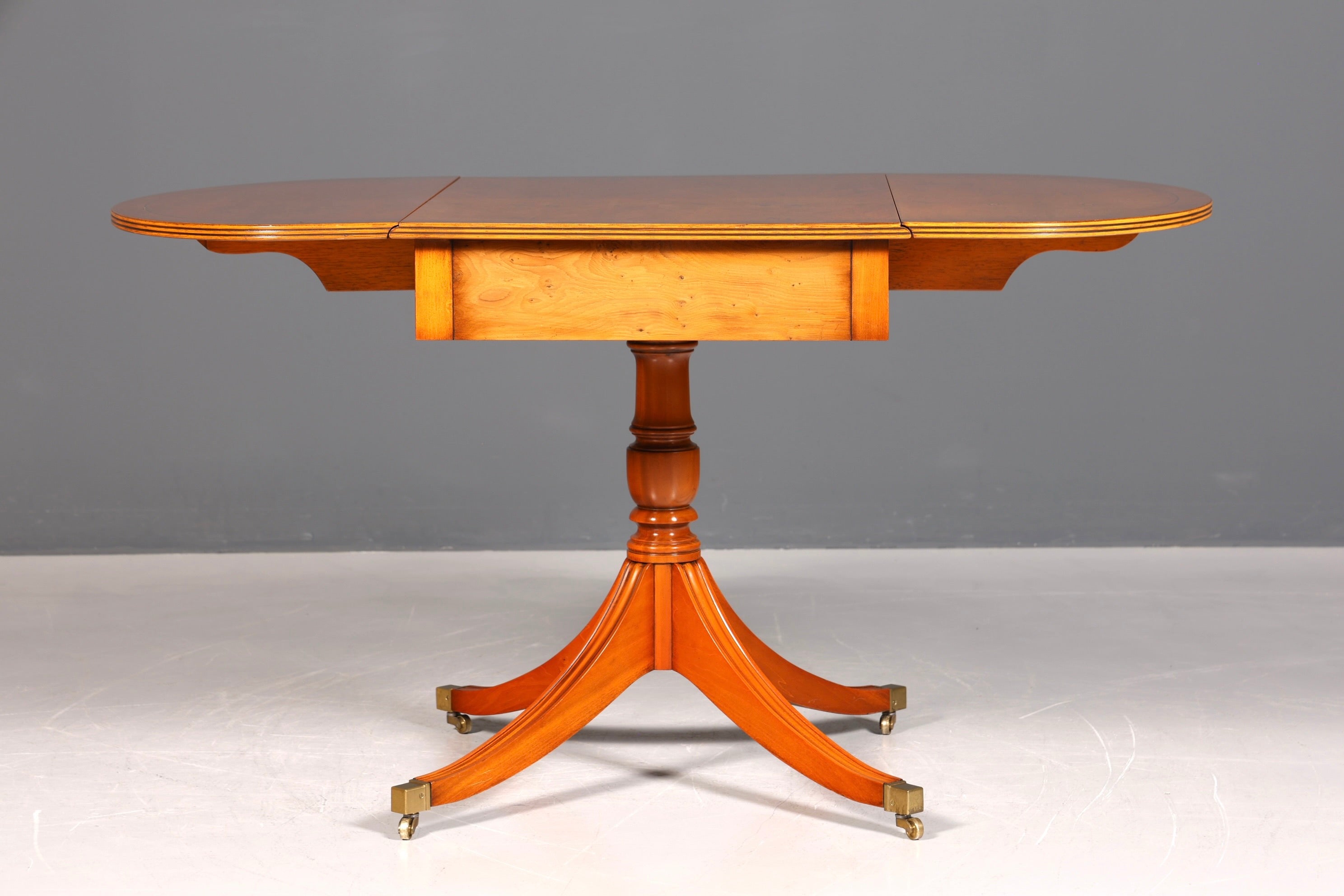 Wunderschöner Englischer Tisch Couchtisch 60s Klapptisch englischer Ablagetisch Wohnzimmer Tisch