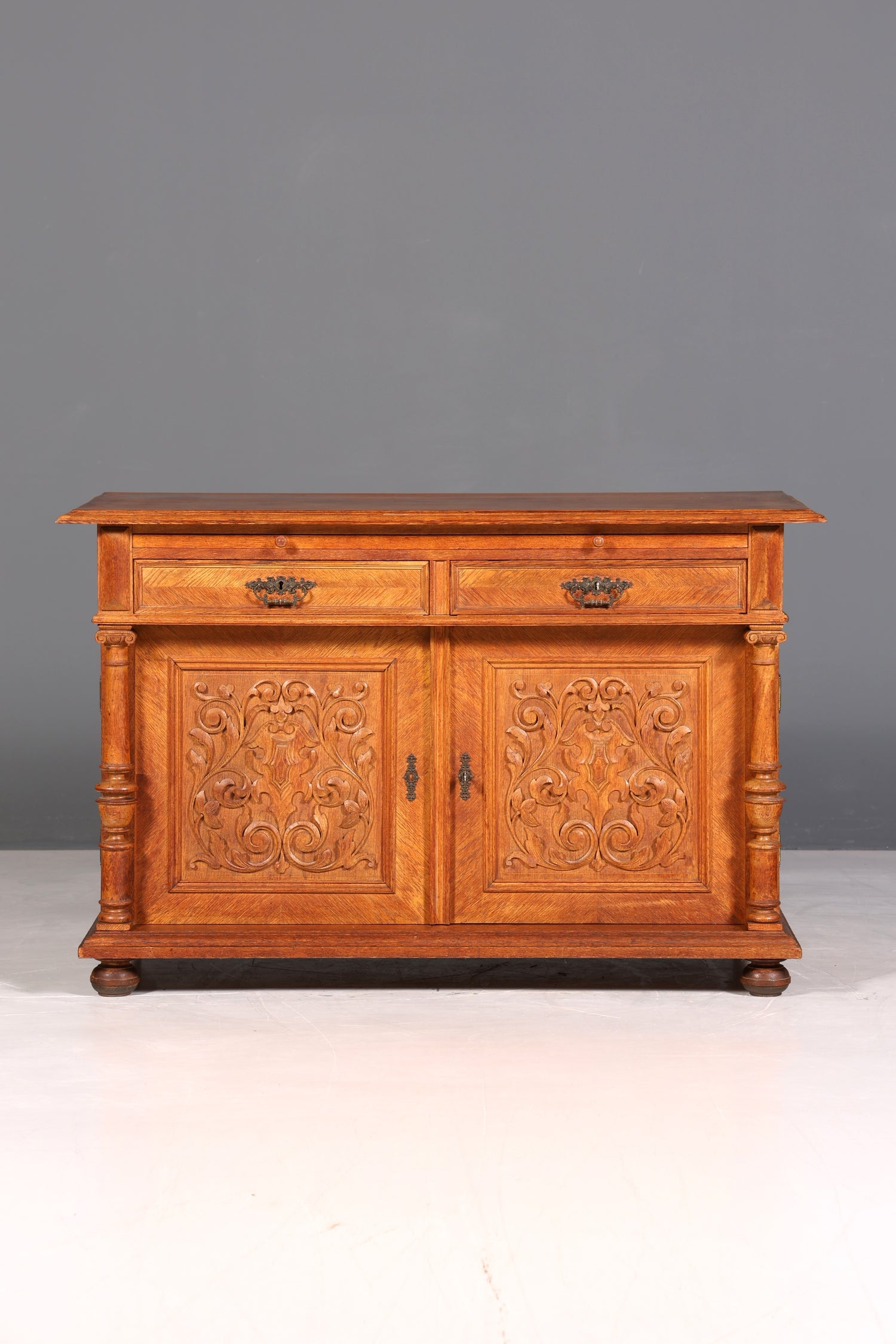 Stilvolles Gründerzeit Sideboard Louis Philippe Eiche Schrank Kommode um 1880