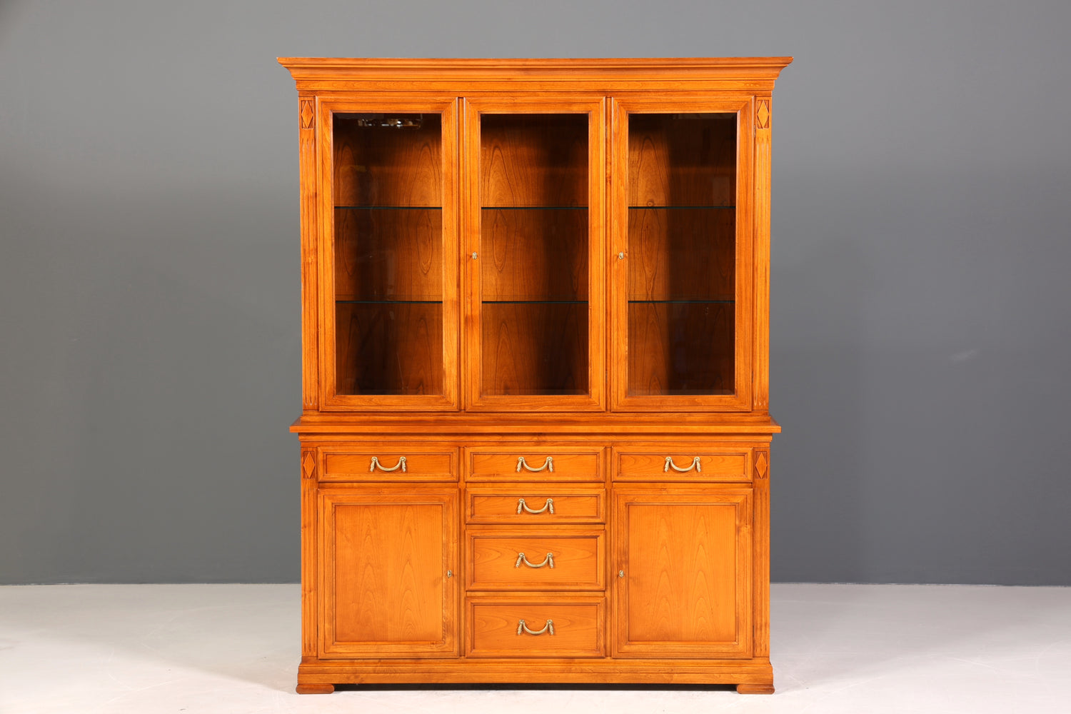 Wunderschöner Original Selva Vitrine Antik Stil massiv Holz Buffet Villa Borghese Schrank Bibliothek