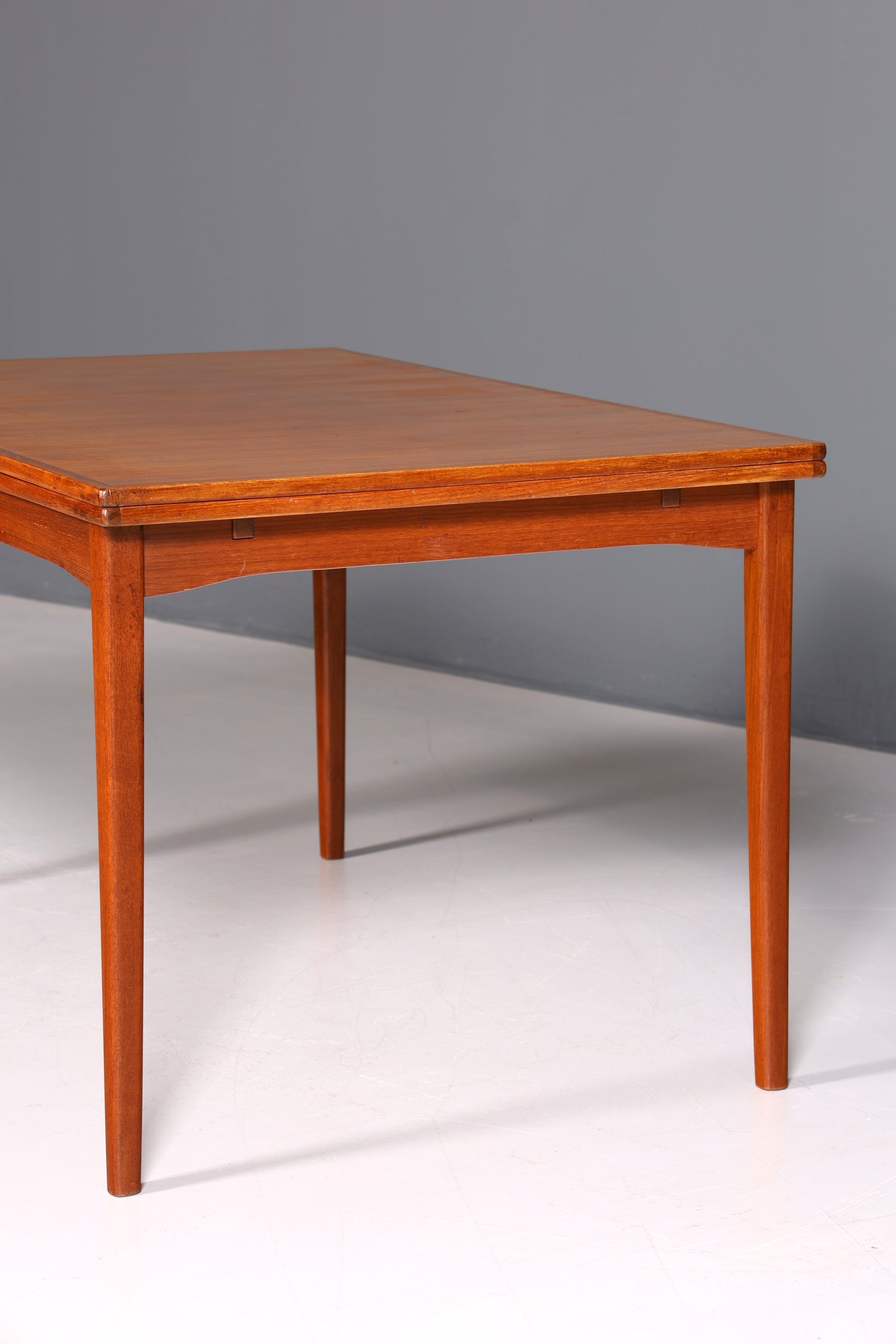 Stilvoller Mid Century Esstisch ausziehbarer Danish Design Teak Holz Küchentisch Esszimmer Tisch