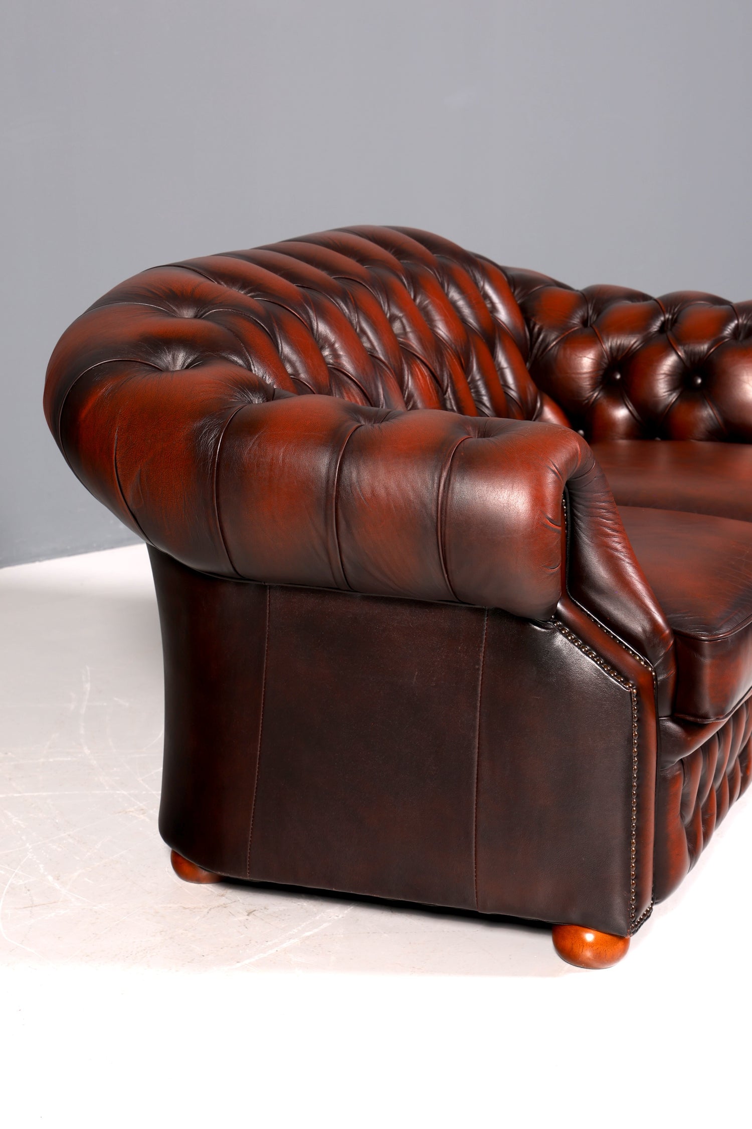 F857 Finish Wunderschöne Original Chesterfield Centurion 2-Sitzer Couch Englisches echt Leder Sofa UK