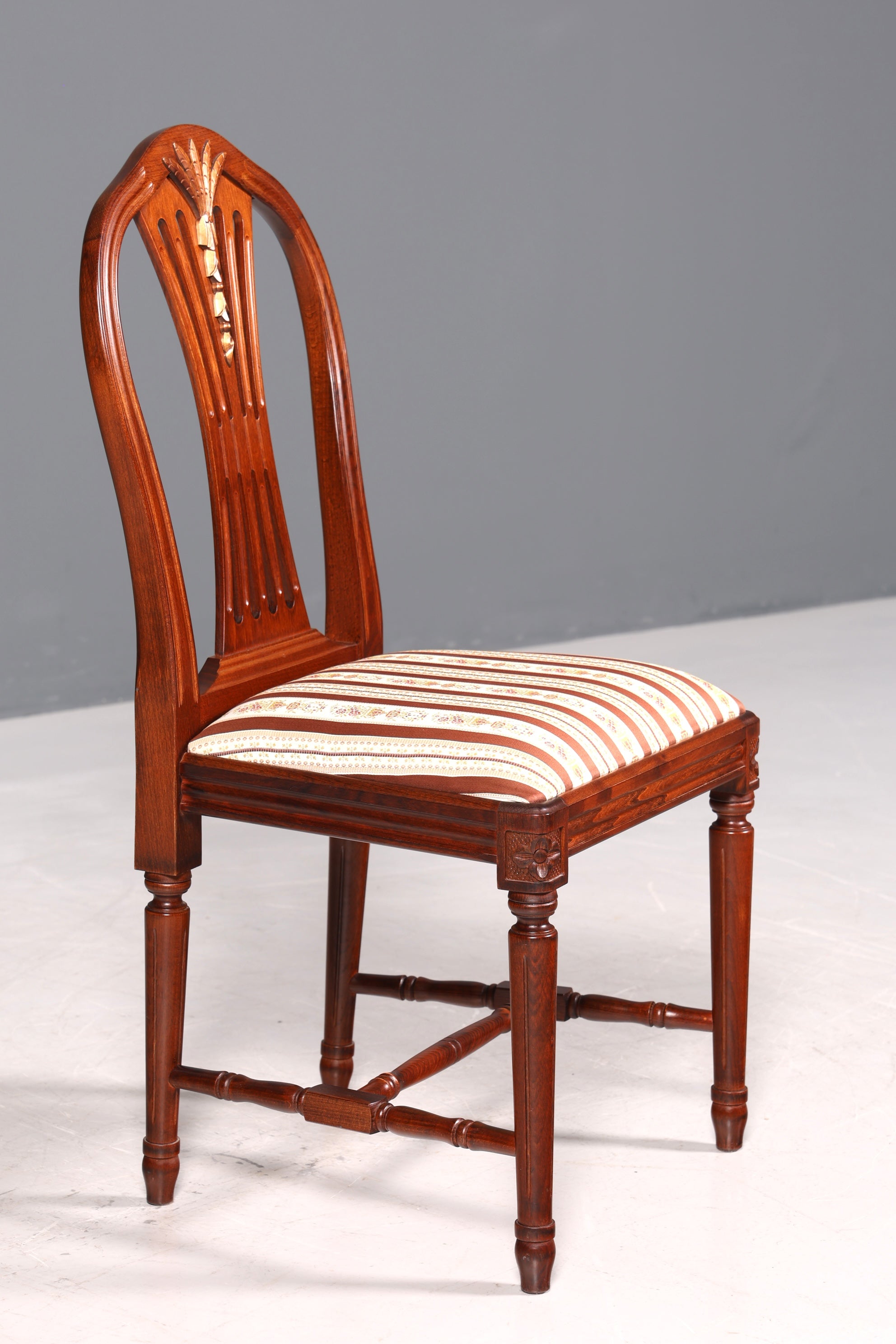 Traumhafter Stuhl im Gustavianischem Stil Englisch Küchenstuhl Antik Stil Sekretär Stuhl