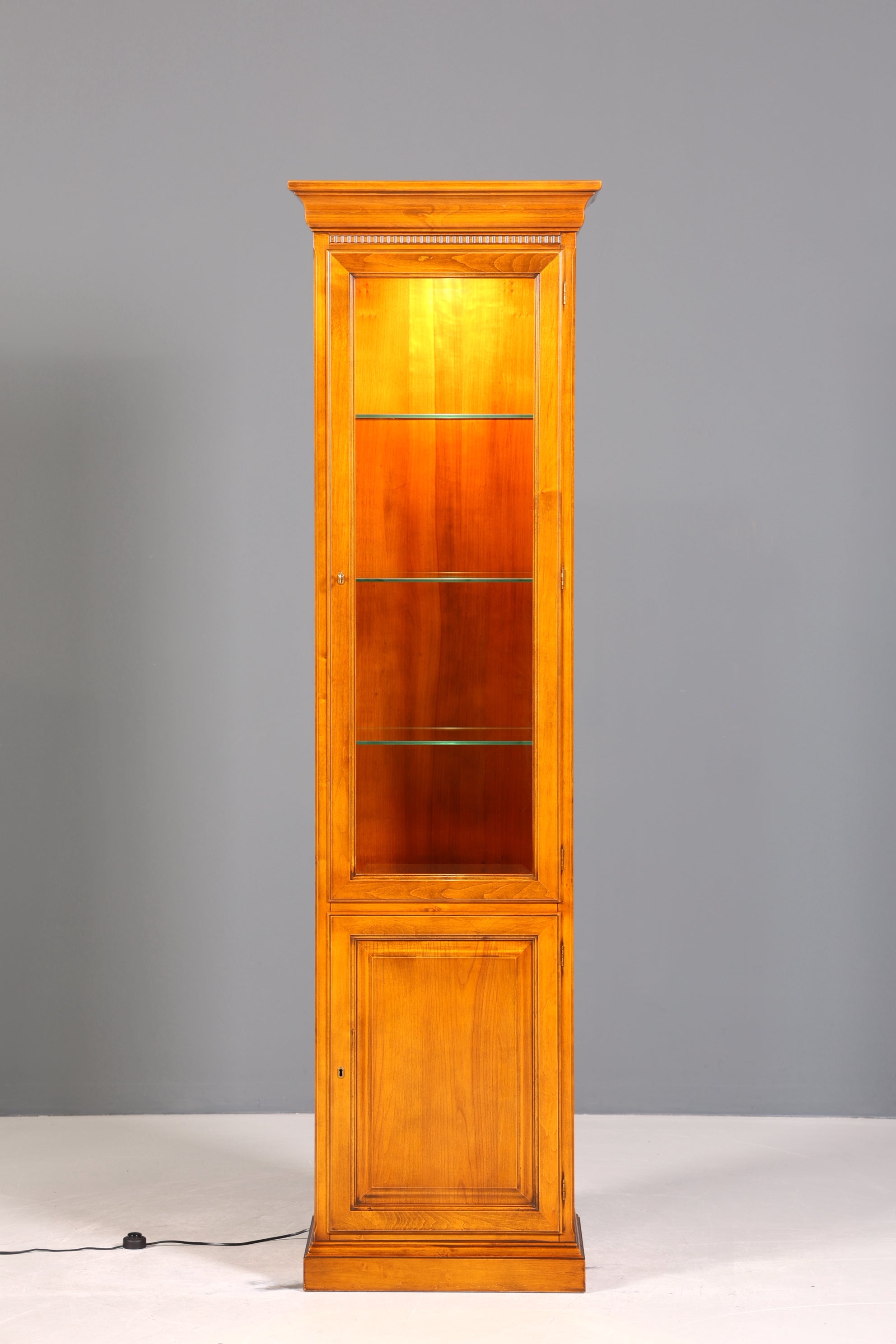 Traumhafte Original Selva Vitrine Antik Stil massiv Holz Geschirrschrank Villa Borghese Schrank 1 von 2