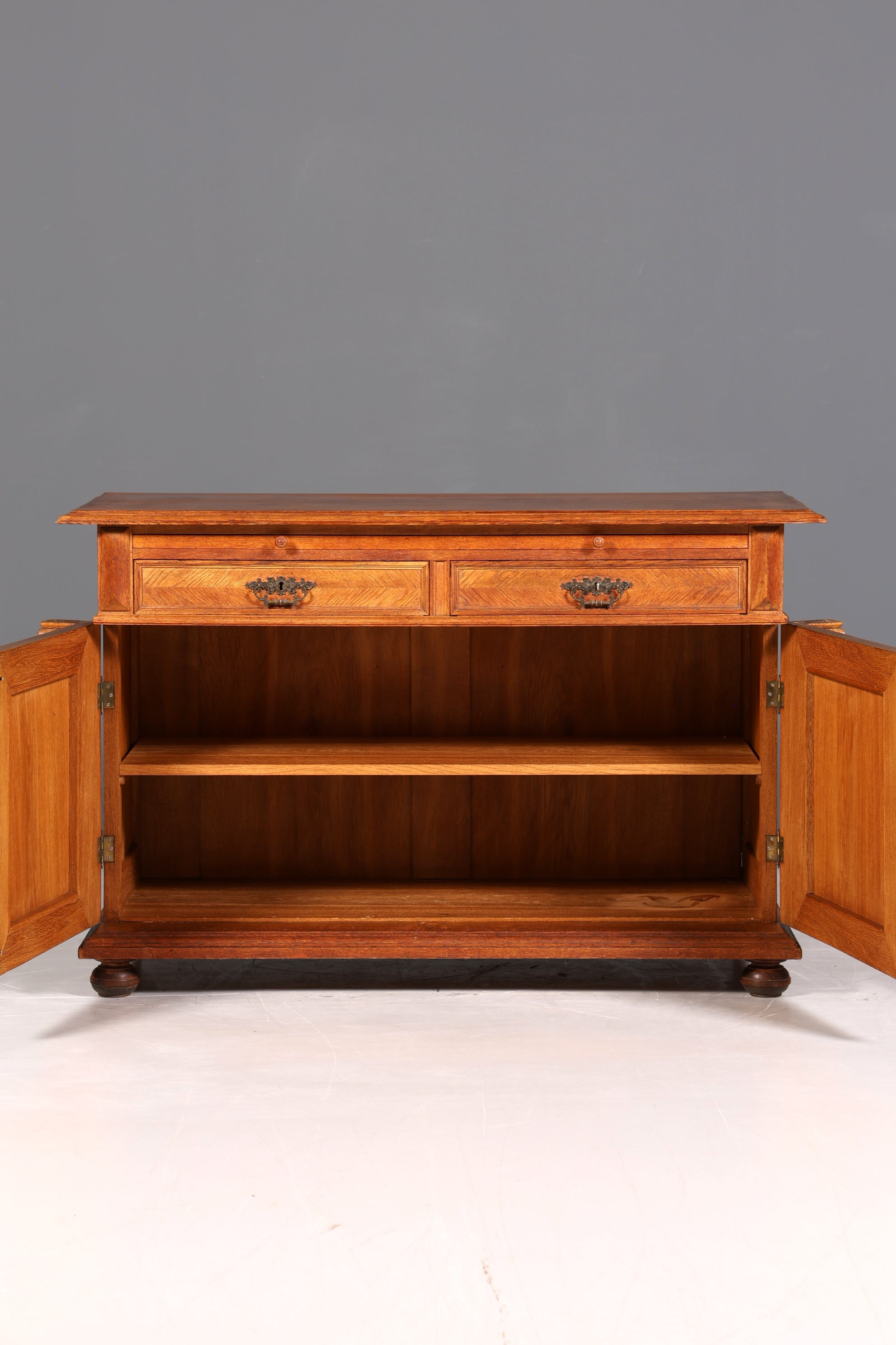 Stilvolles Gründerzeit Sideboard Louis Philippe Eiche Schrank Kommode um 1880
