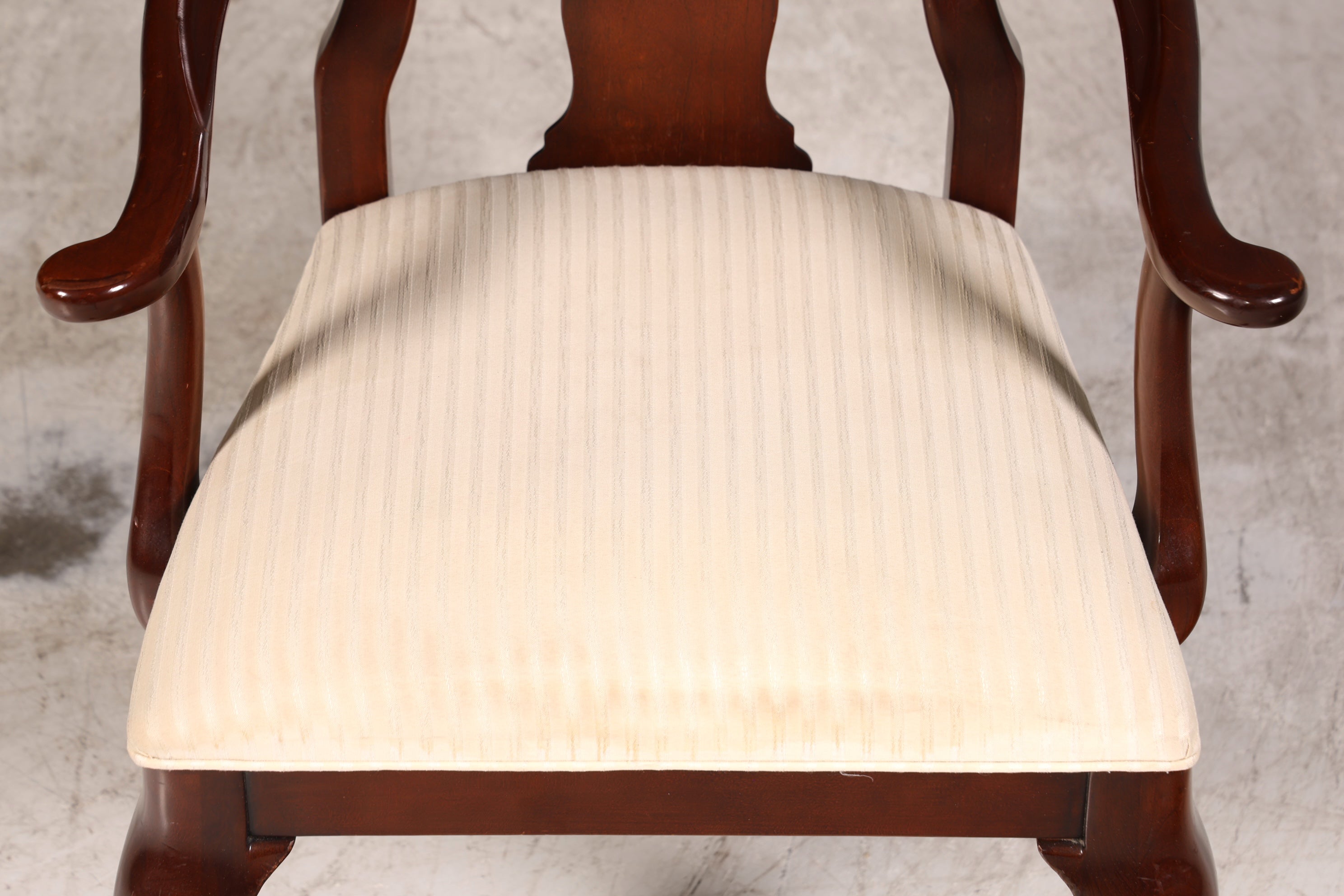 F140 Finish 2v2 DREXEL Wunderschöner Englischer Stuhl UK Küchenstuhl Antik Stil Sekretär Stuhl Polsterstuhl