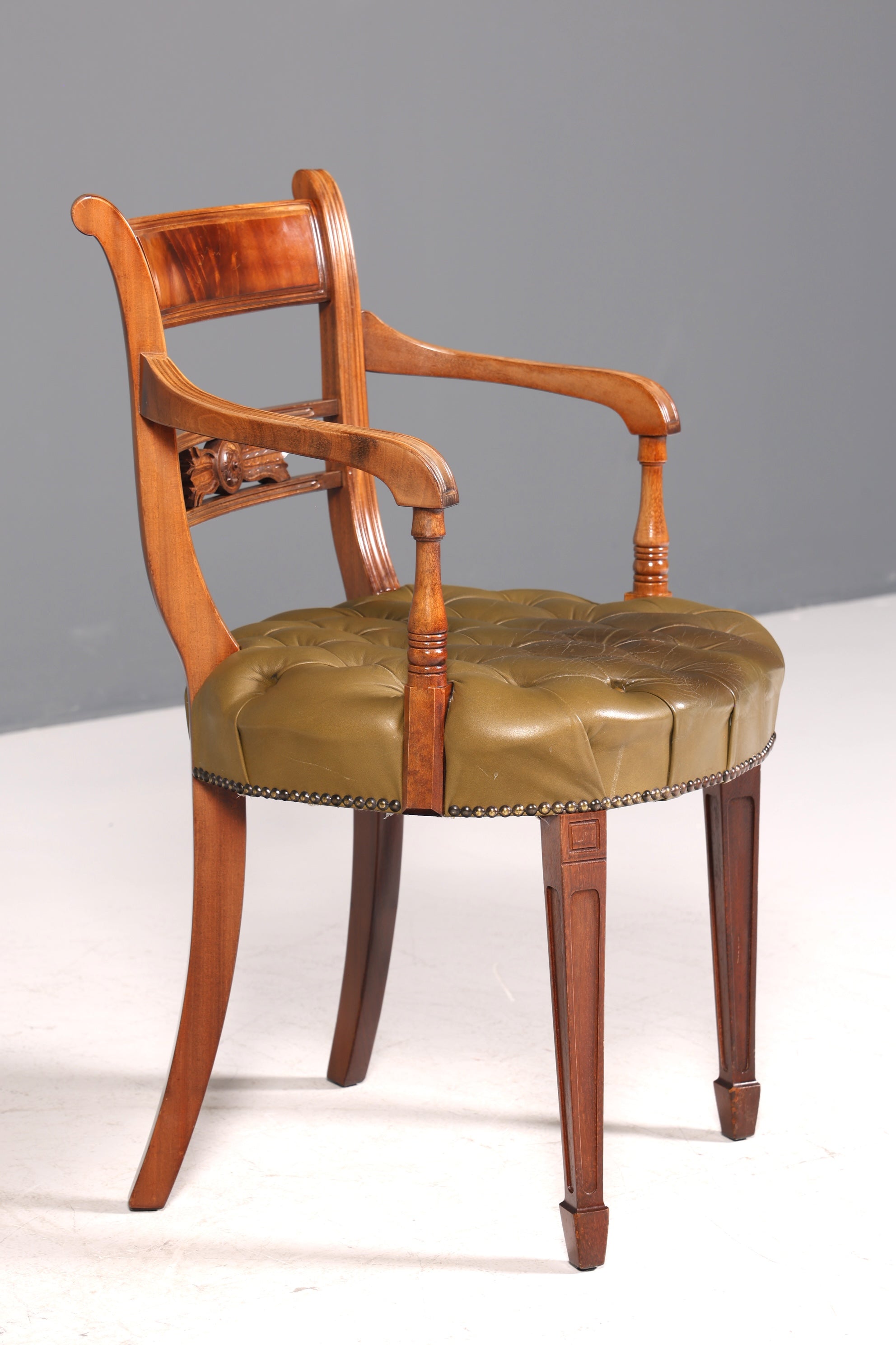 Wunderschöner Chesterfield Armlehnstuhl Anno Dom Sekretär Stuhl Englisch echt Leder Küchenstuhl 1 von 2