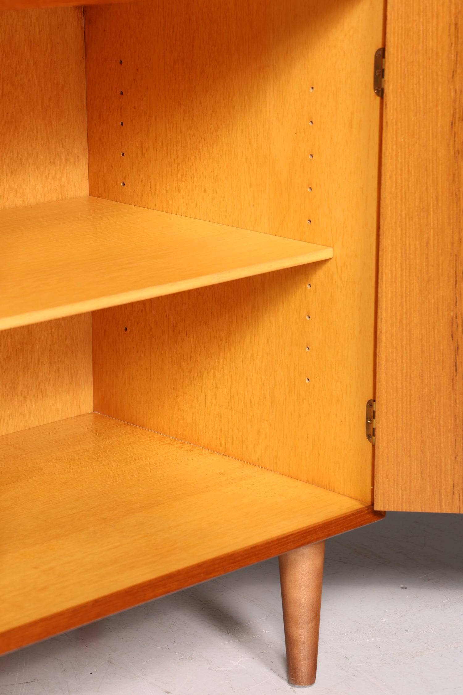 Wunderschöner Mid Century Schrank Vintage Kommode Teak Holz Retro Flur Kommode 60s Regal Sideboard