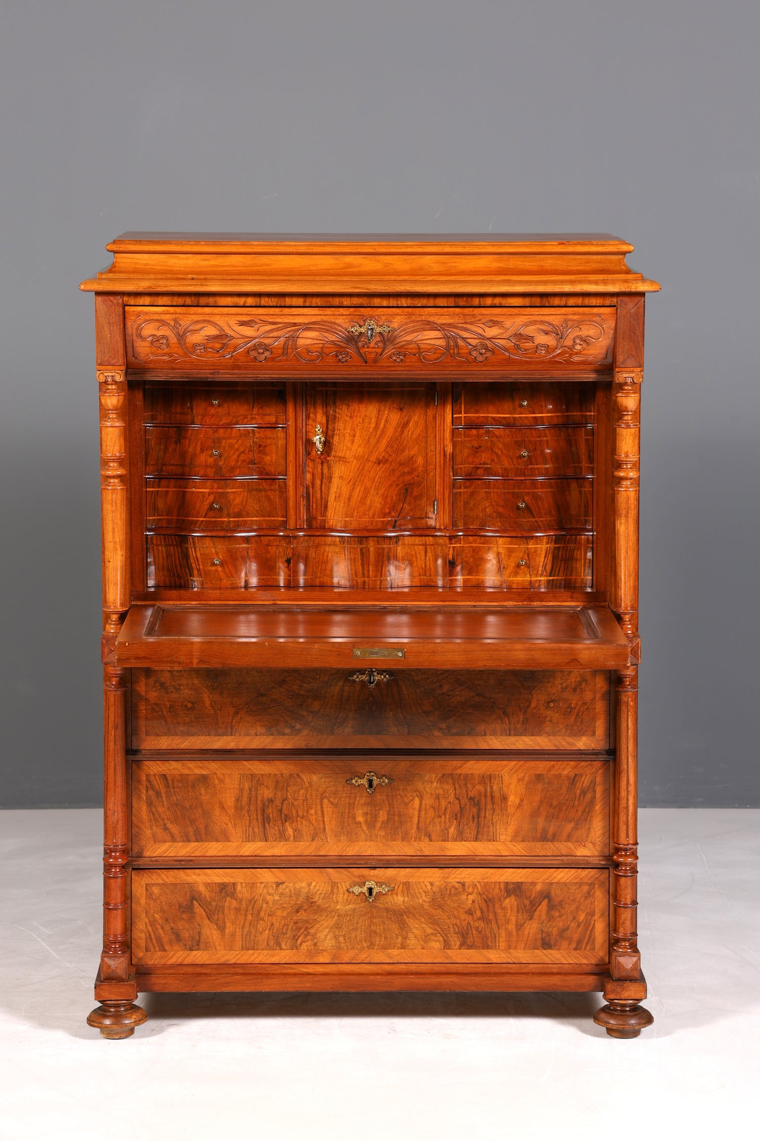 Wunderschöner Louis Philippe Sekretär um 1870 Vertiko Nussbaum Highboard Kommode Sekretär Schrank