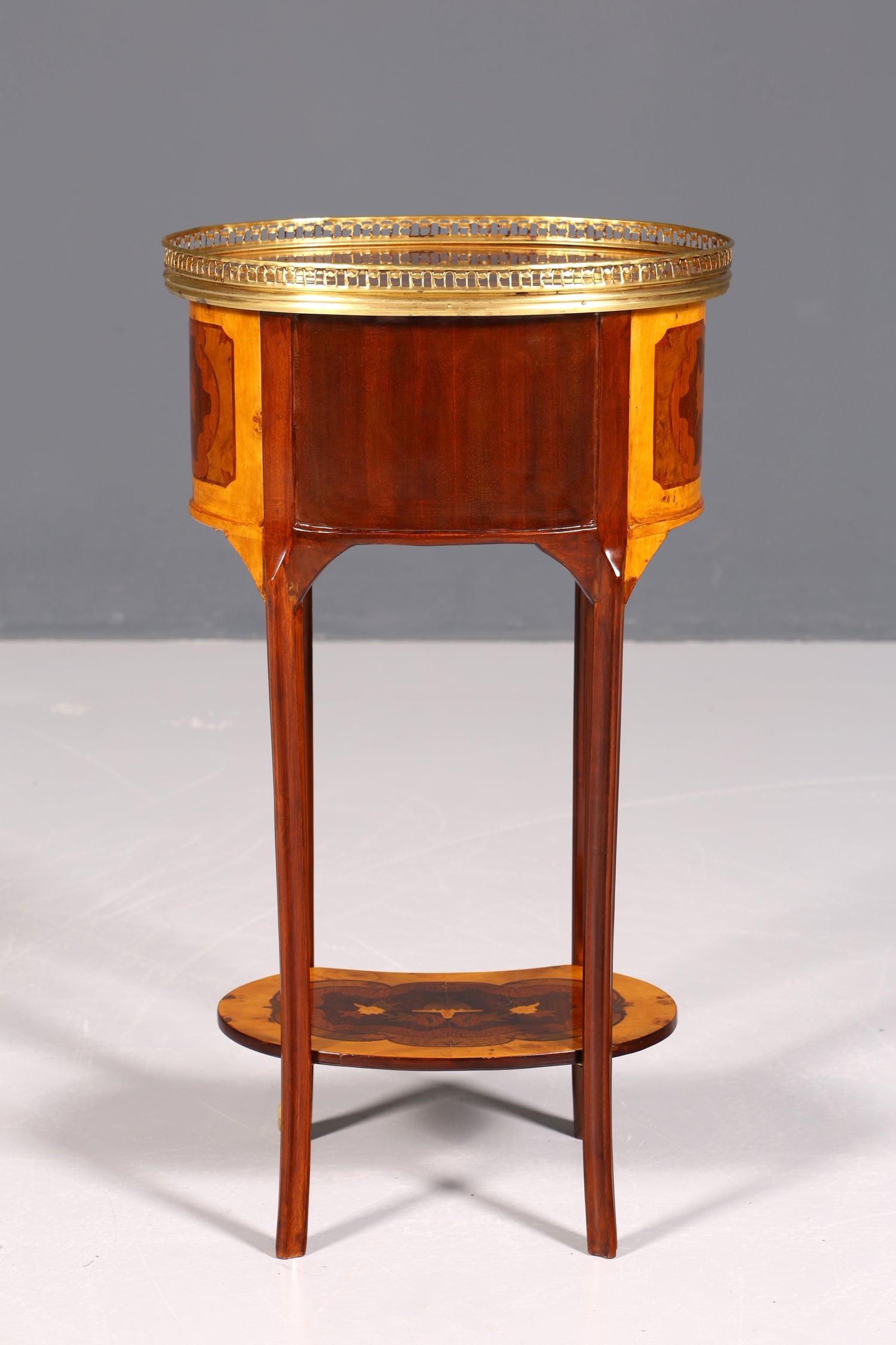 Traumhafter Barock Louis XV Stil Beistelltisch Ablagetisch massiv Kommode Antik Stil