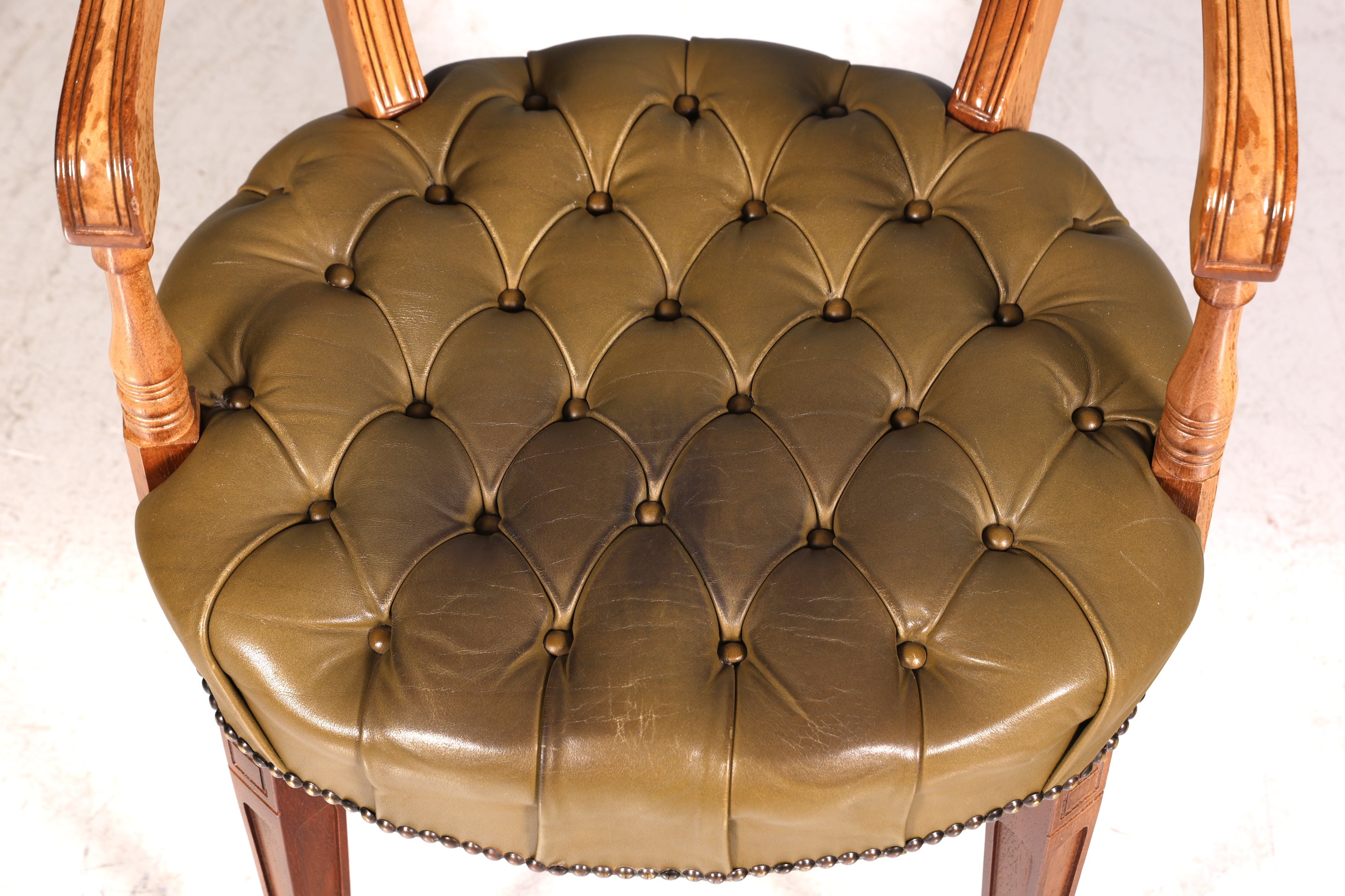 Wunderschöner Chesterfield Armlehnstuhl Anno Dom Sekretär Stuhl Englisch echt Leder Küchenstuhl 2 von 2