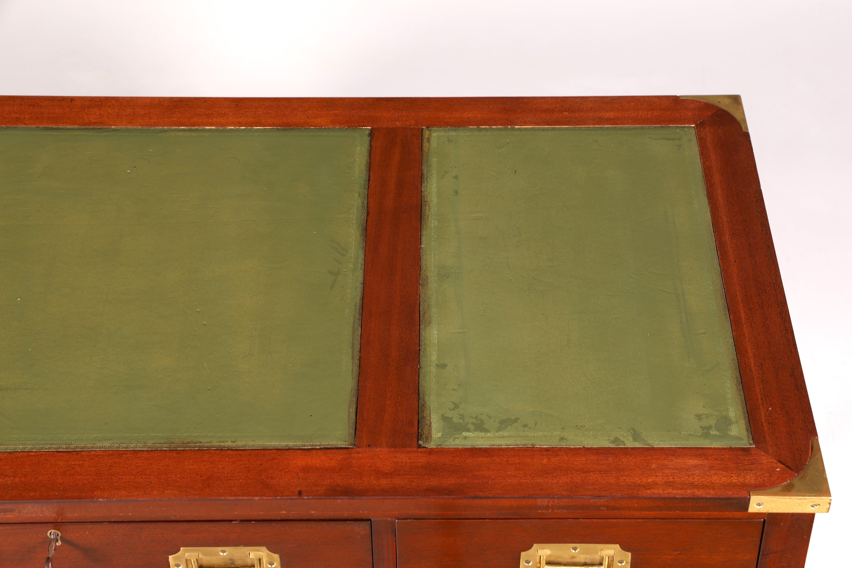 F945 Finish Edler Maritimer Schreibtisch Englischer Military Chest Bürotisch Office Table mit echt Lederauflage