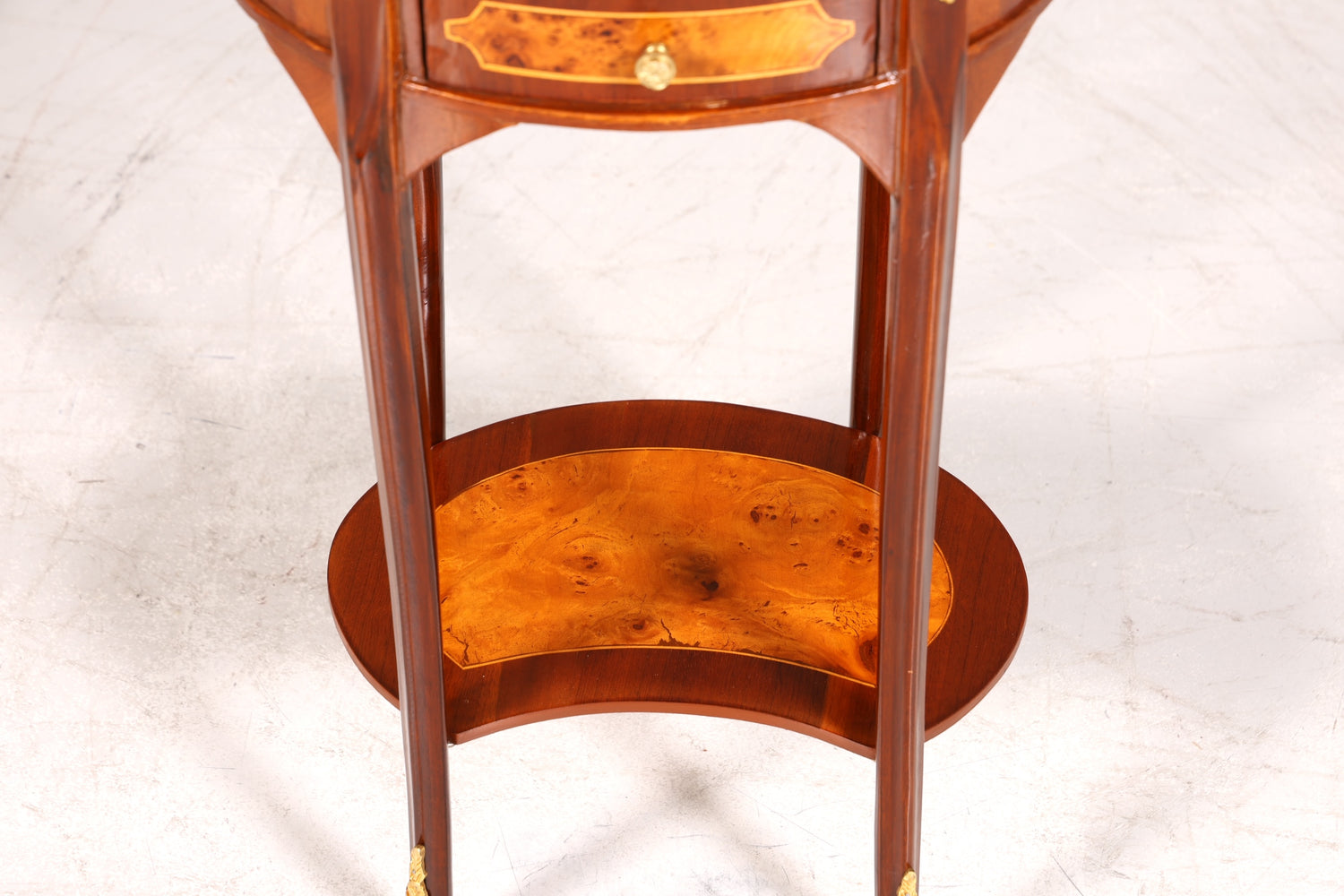 Stilvoller Barock Louis XV Stil Beistelltisch Ablagetisch massiv Kommode Antik Stil