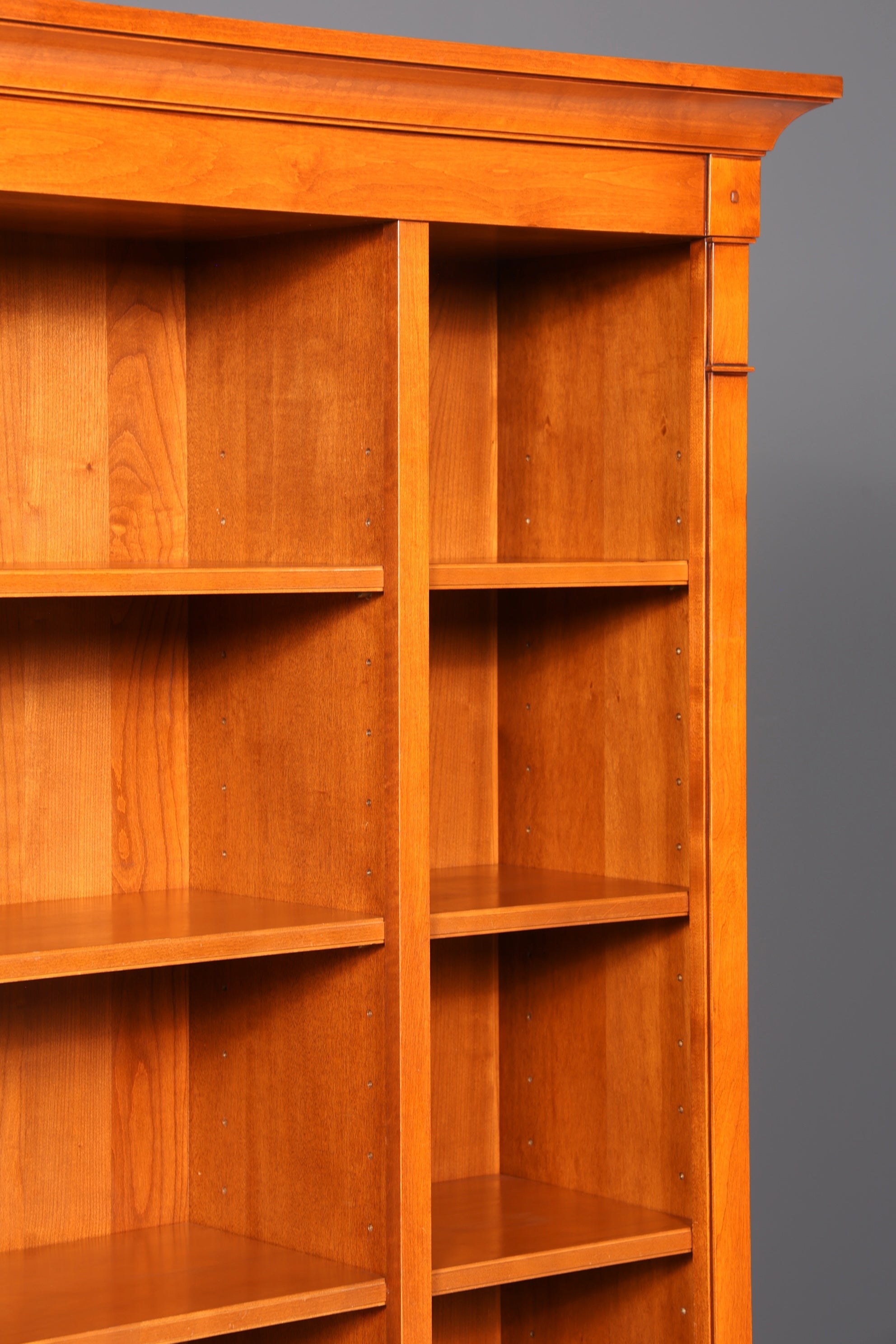 Traumhaftes Original Selva Bücherregal Antik Stil massiv Holz Regal Schrank Bibliothek