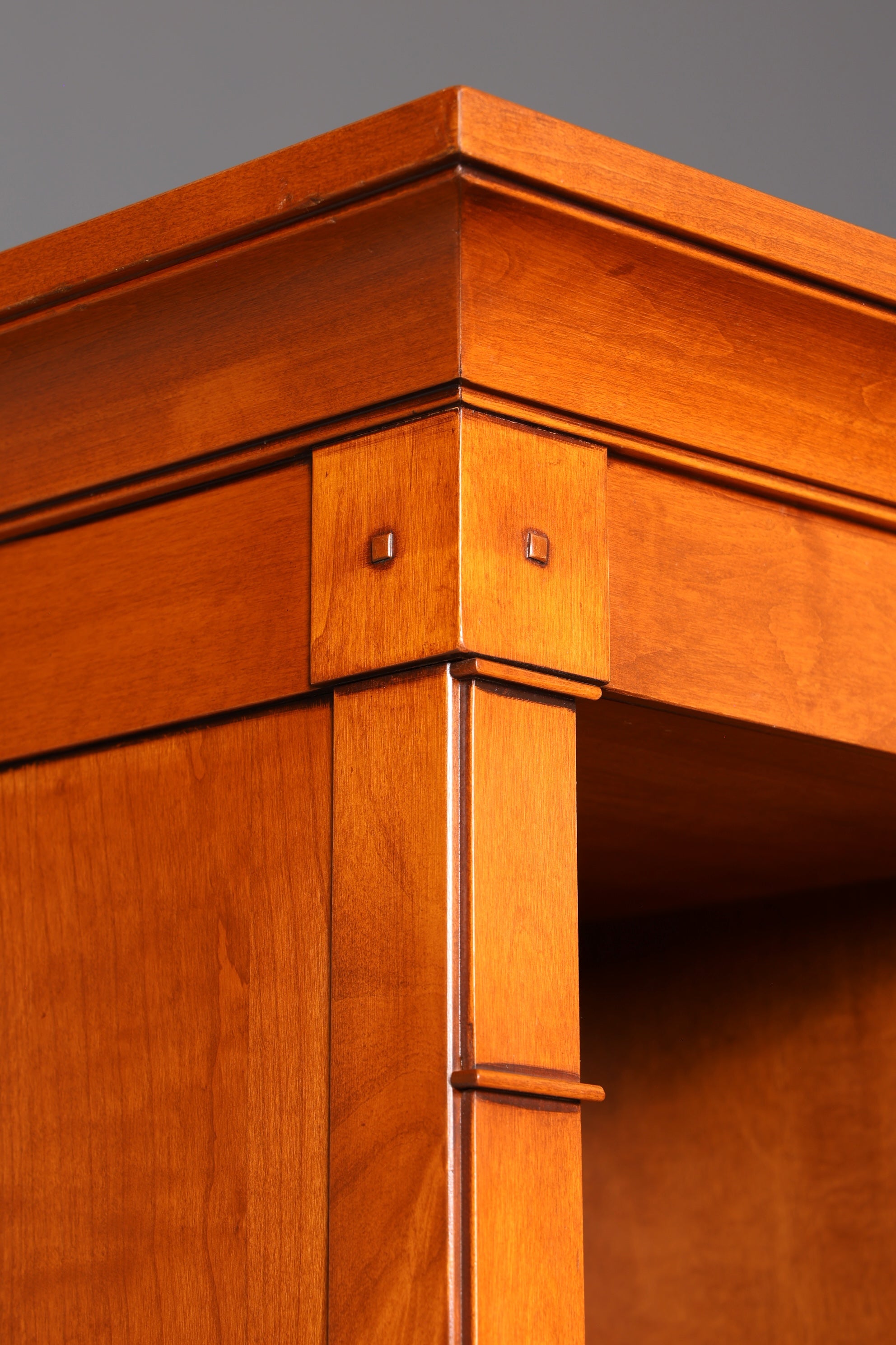 Traumhaftes Original Selva Bücherregal Antik Stil massiv Holz Regal Schrank Bibliothek