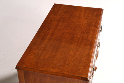 Stilvolle Kommode der Marke American Drew Inc. Antik Stil Sideboard USA Schubladenkommode